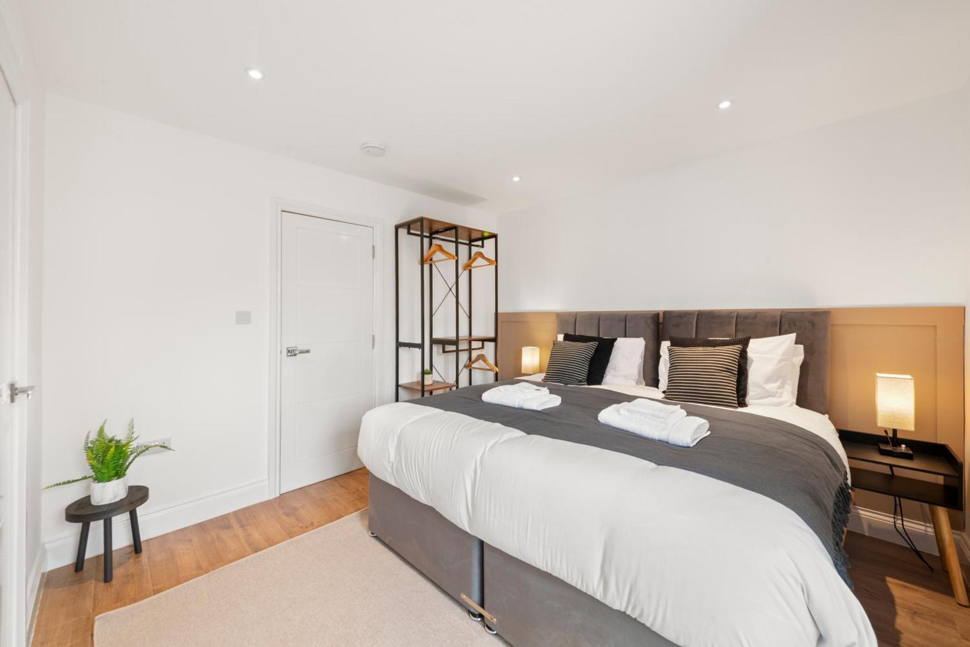 Stylish I Extended I Free Parking * London