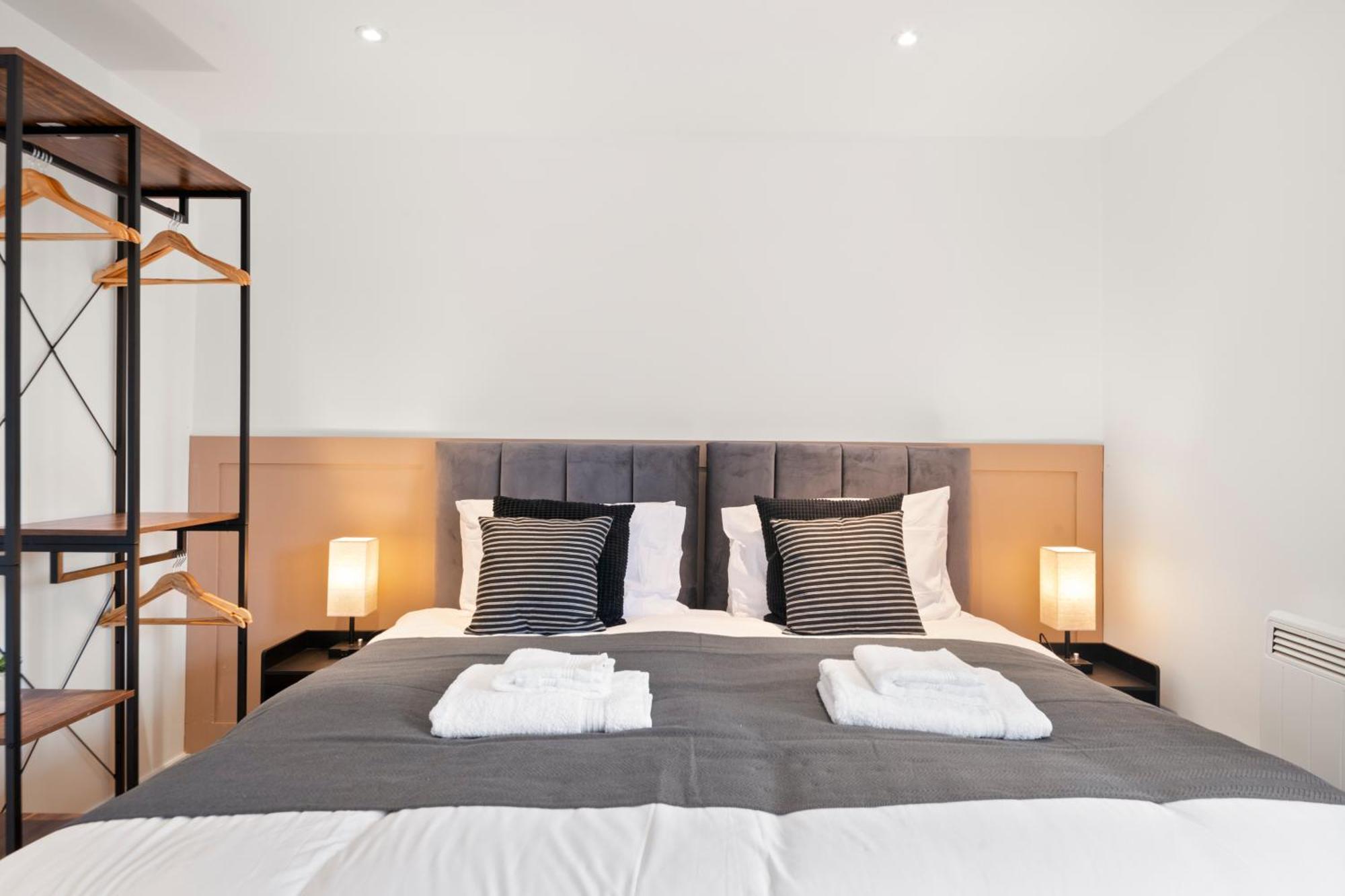 Apartment Stylish I Extended I Free Parking London