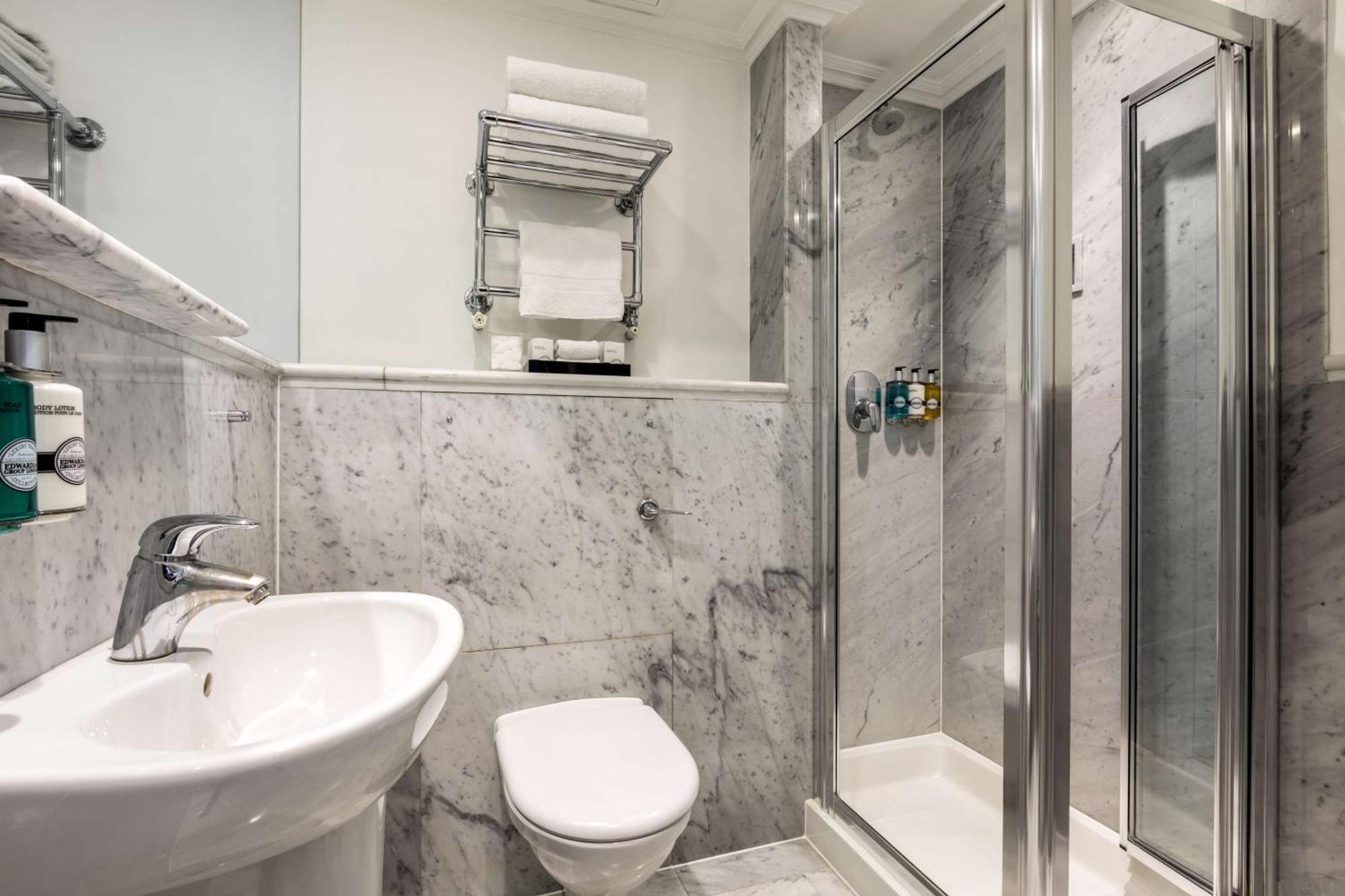 Radisson Blu Hotel, Tottenham Court Road - Formerly Kenilworth Hotel