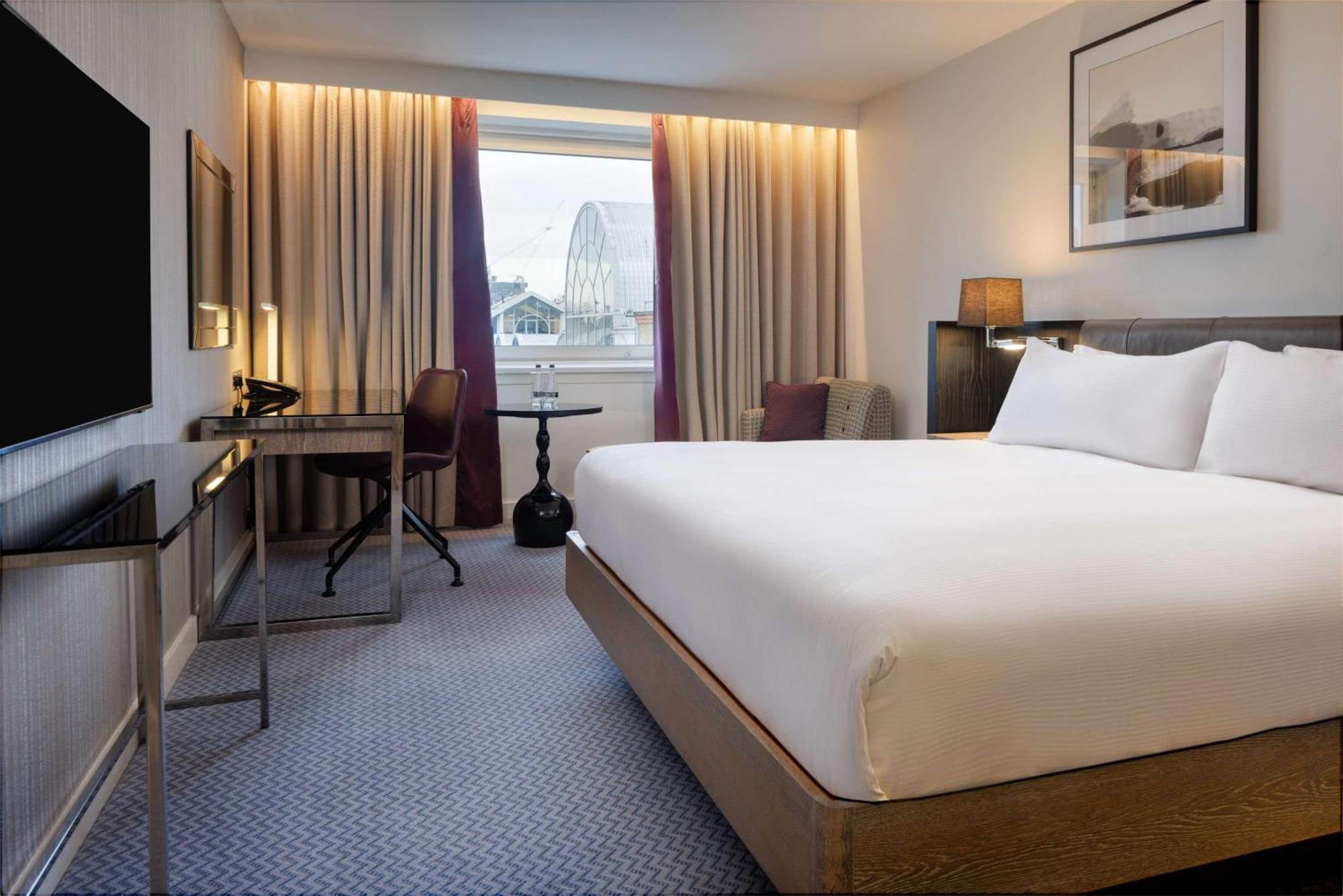 Hotell Hilton Angel Islington 4*