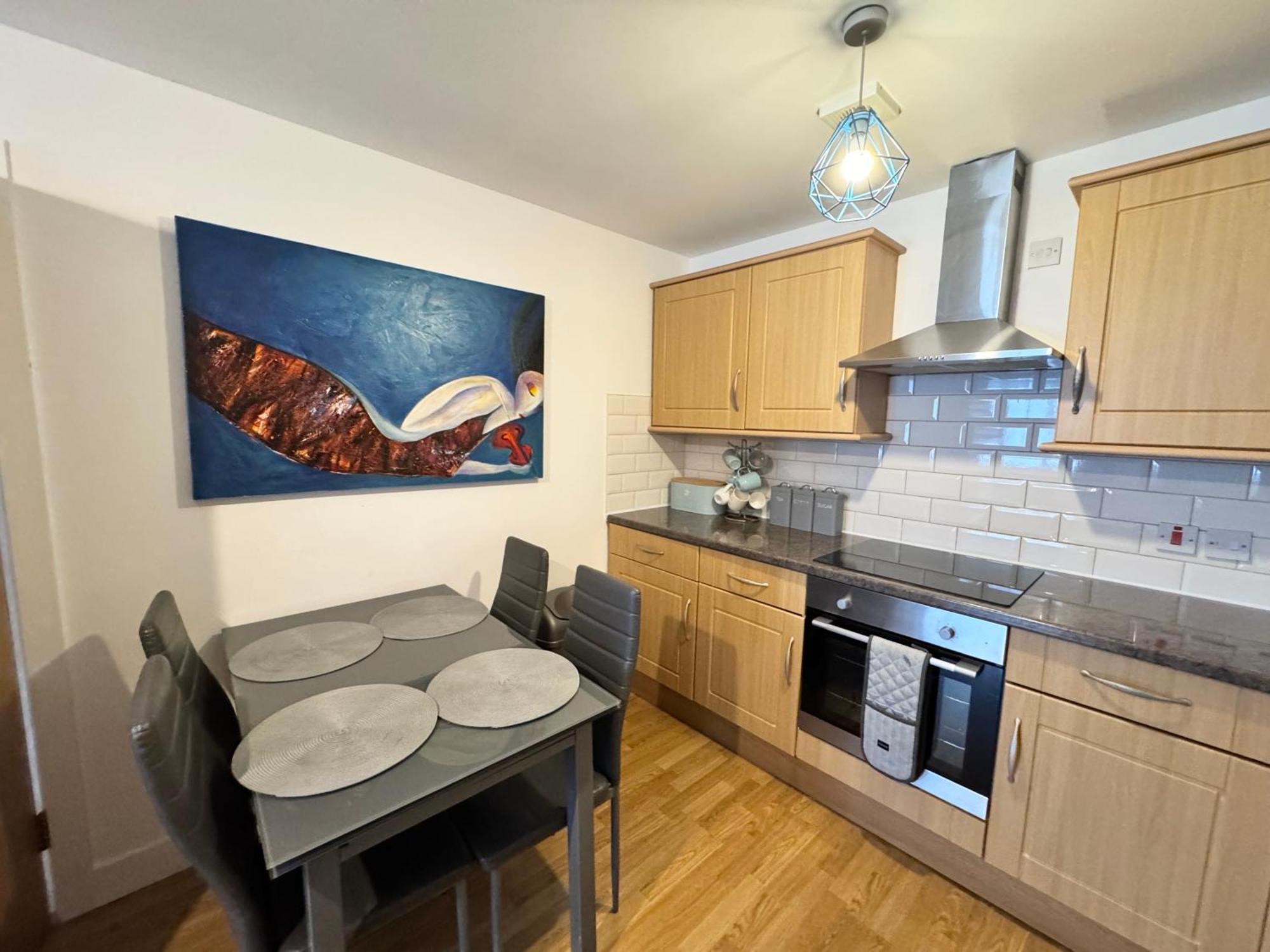 1 Stop To Bridge Apartment *