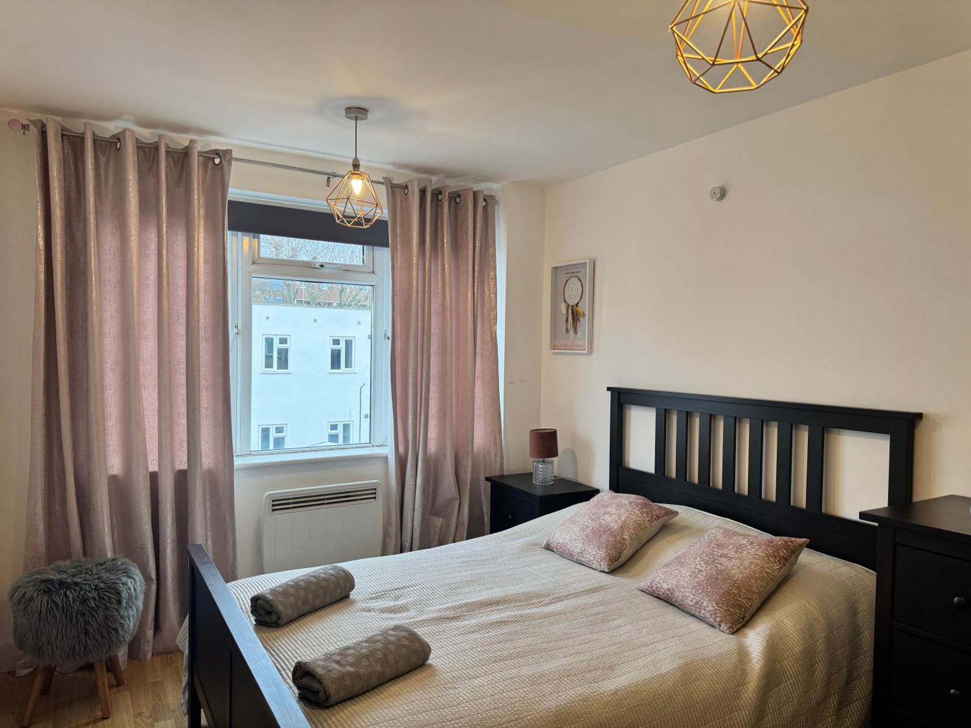 1 Stop To Bridge Apartment *