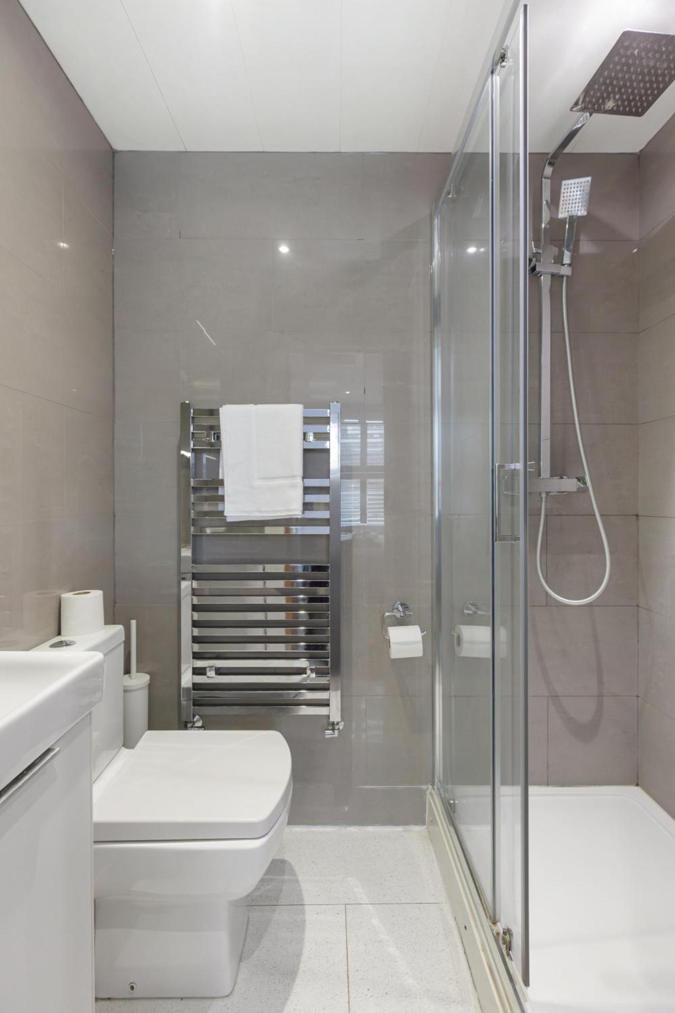 5 Bedroom Flat In Paddington *