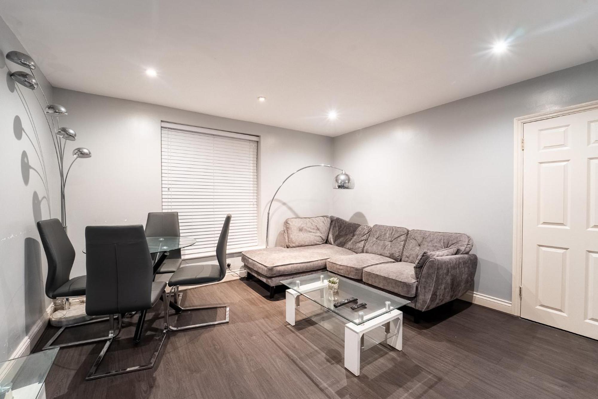 Two Bedroom Deluxe Apartment London