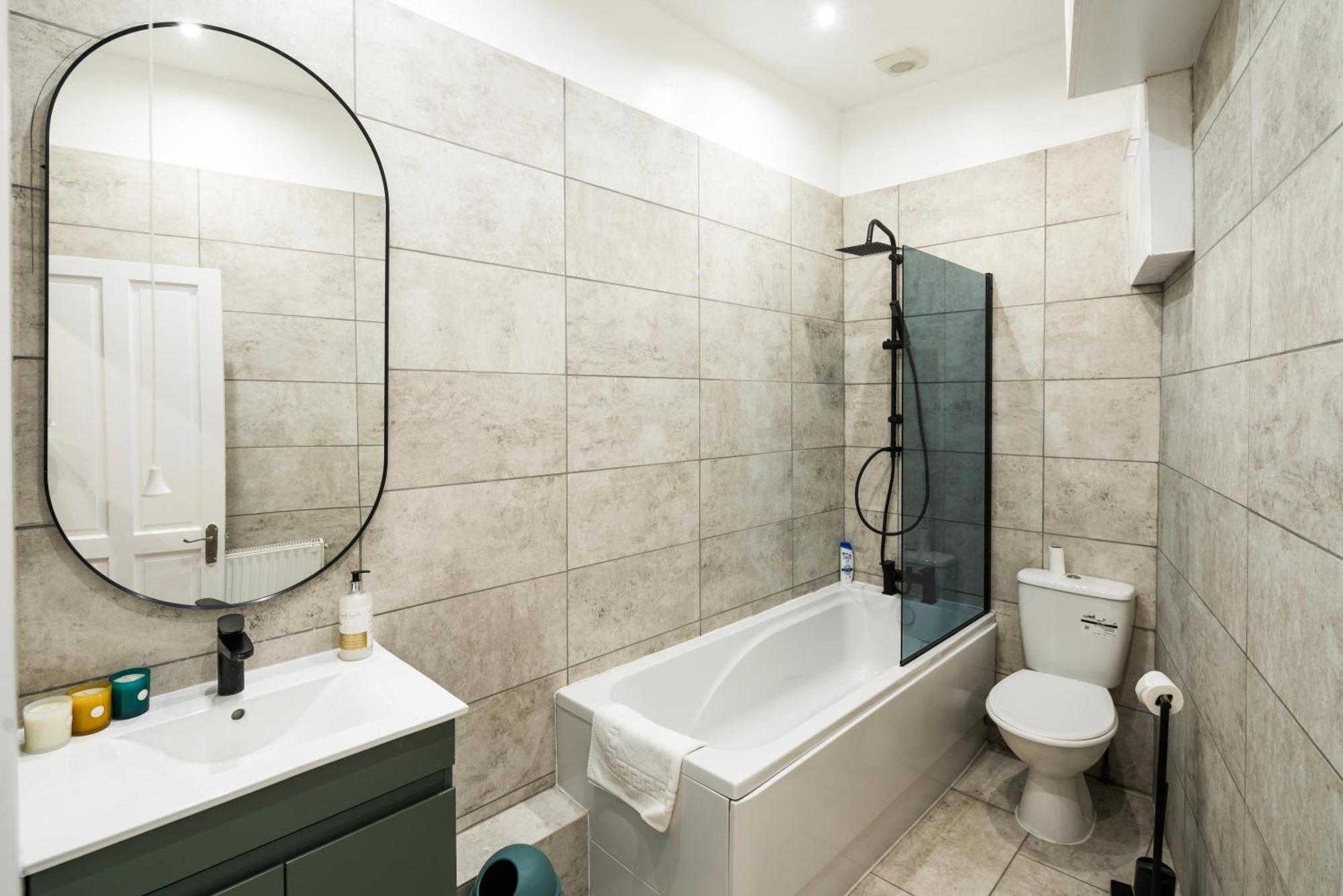 Flat Near By Kensington Olympia Exhibition-2 Bedroom * Londen