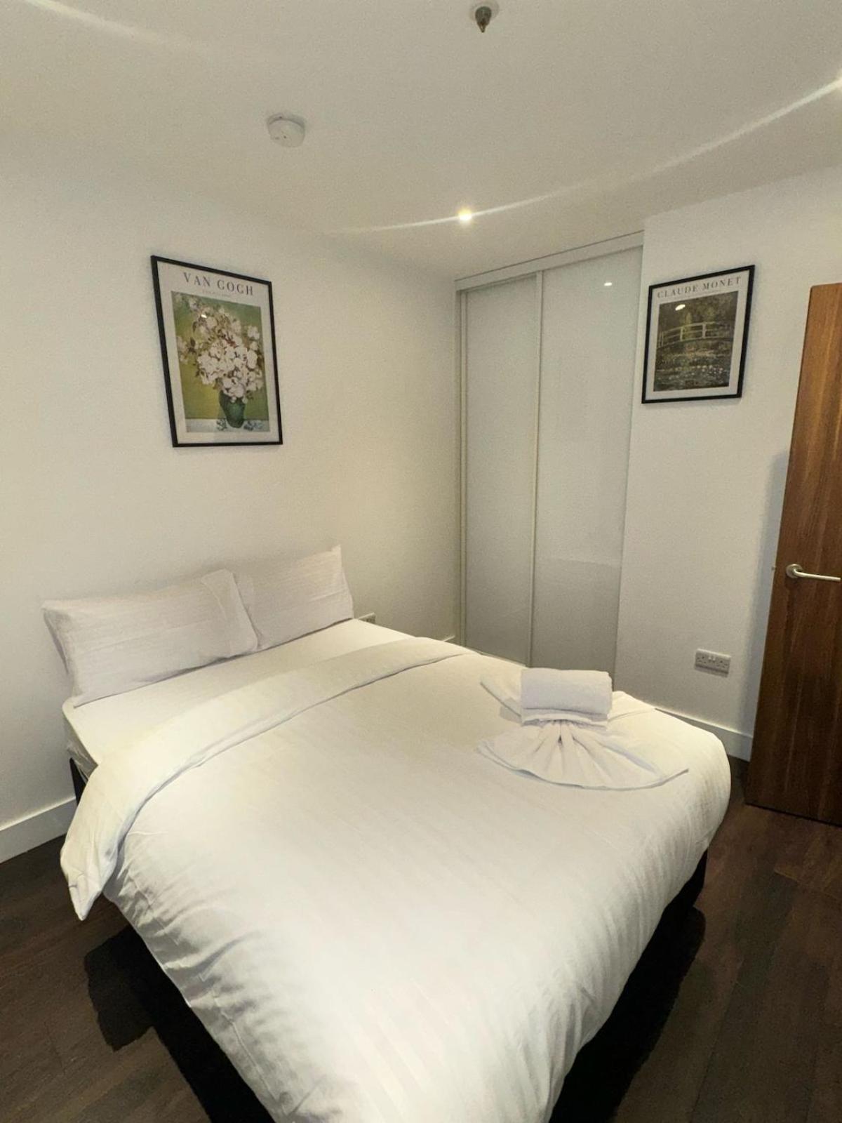 Sleep 9 20 Mins From Waterloo Bp172 Apartment *