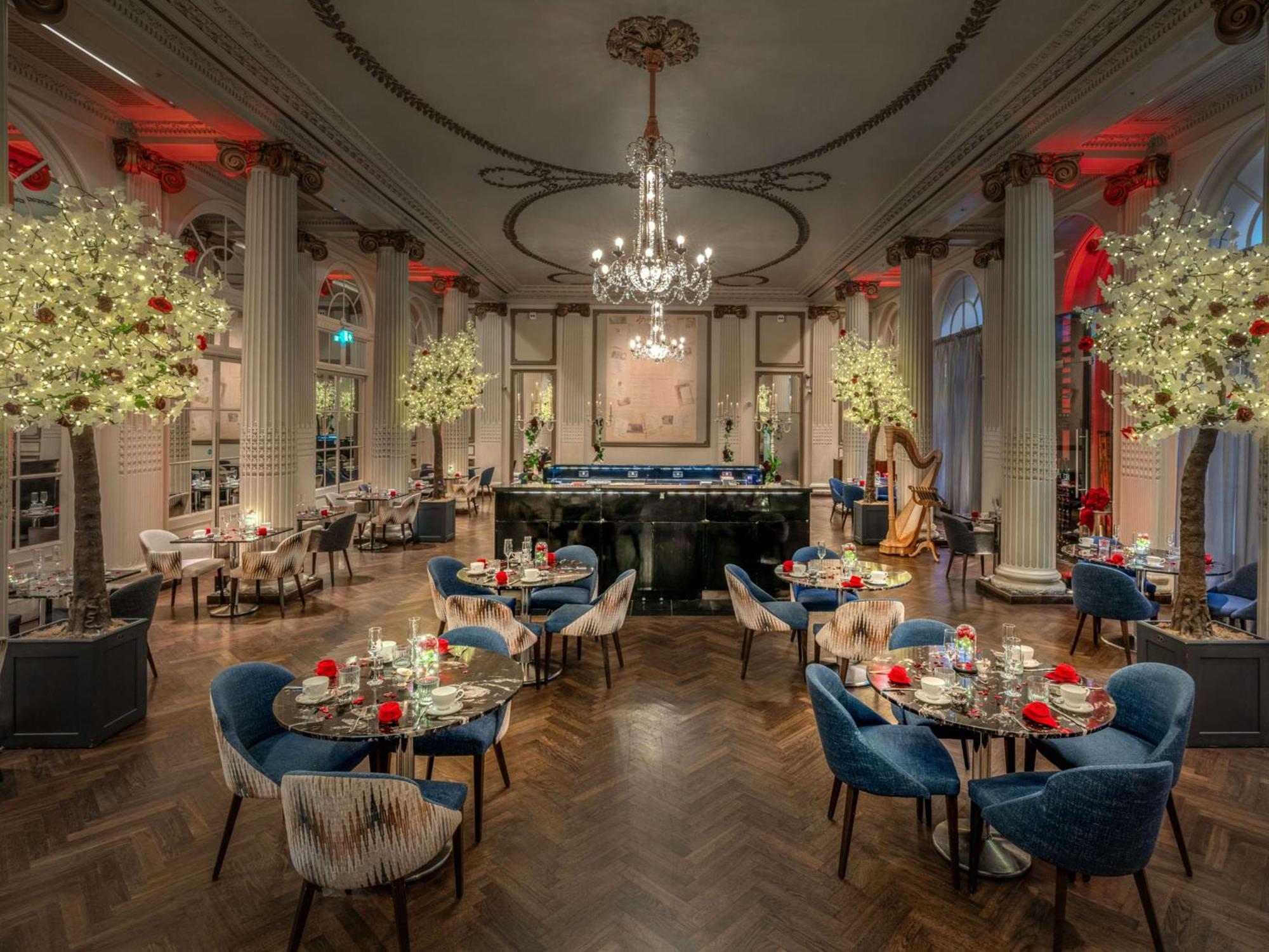 The Waldorf Hilton Hotell