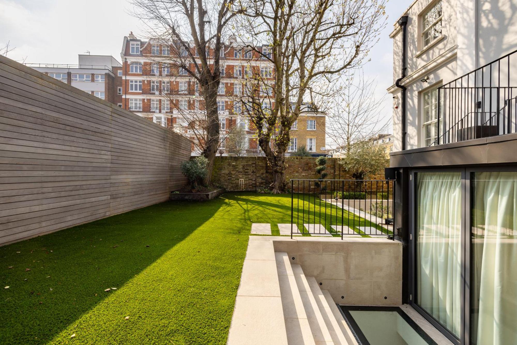 The St John's Wood Hideout - 5bdr With Garden Apartment *