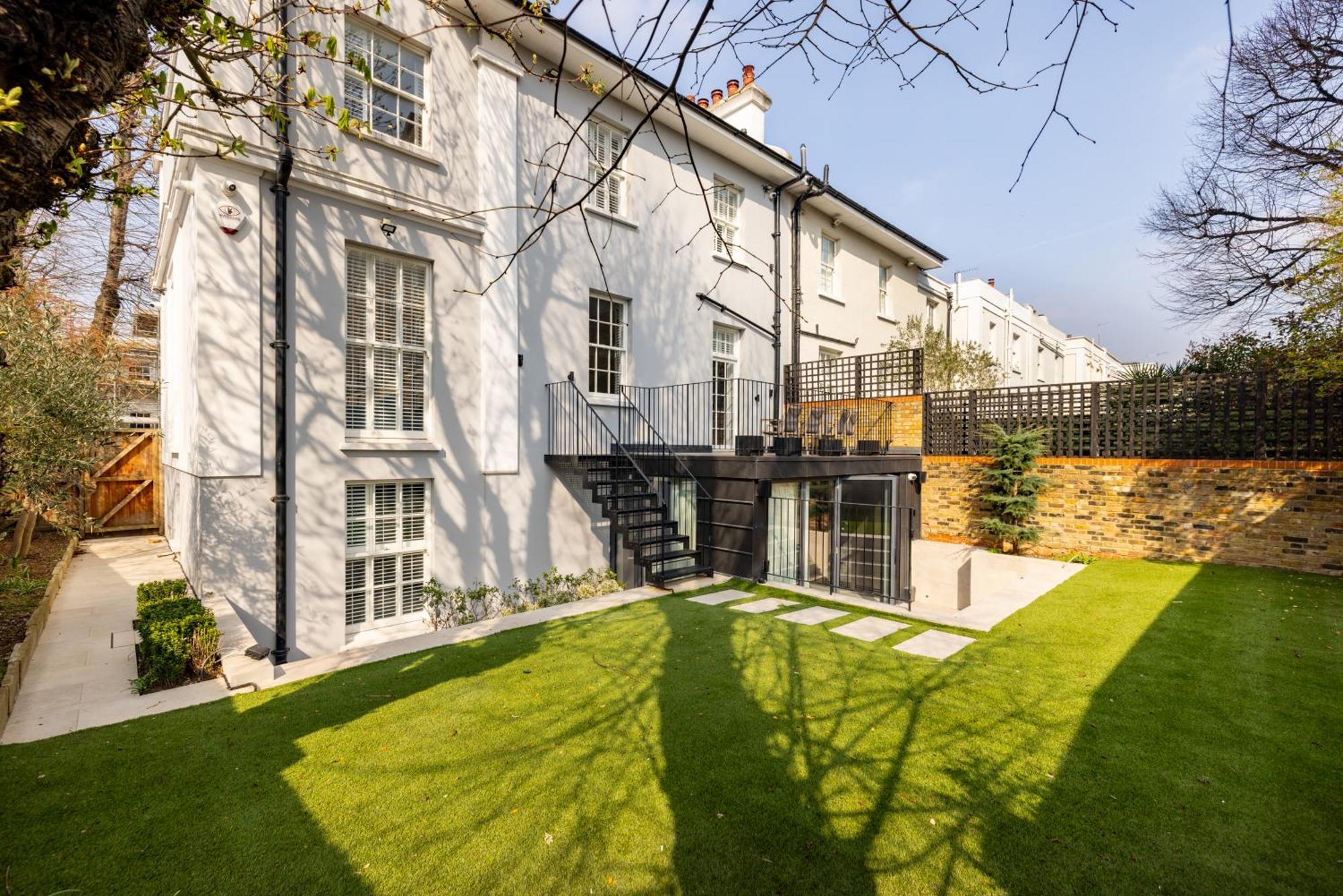The St John's Wood Hideout - 5bdr With Garden Apartment
