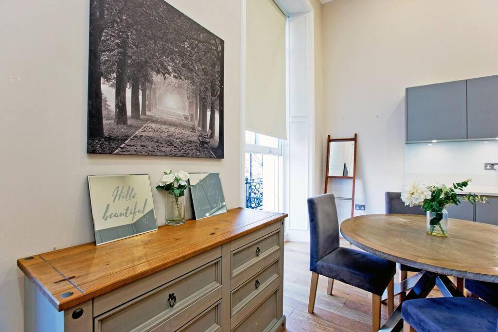 1 Bed Kensington Cromwell Flat With Balcony Number 4 Lejlighed *