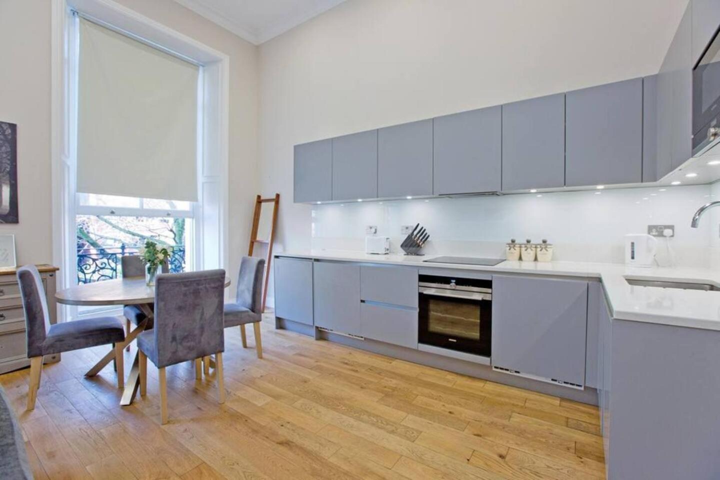 1 Bed Kensington Cromwell Flat With Balcony Number 4 Lejlighed *