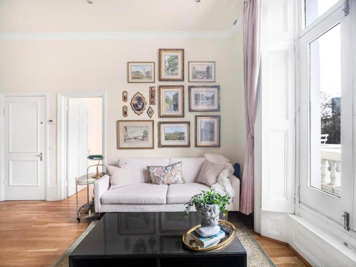 Chic & Cosy Flat With Terrace, 5-min Walk To Pimlico Tube, Pet-friendly Londen
