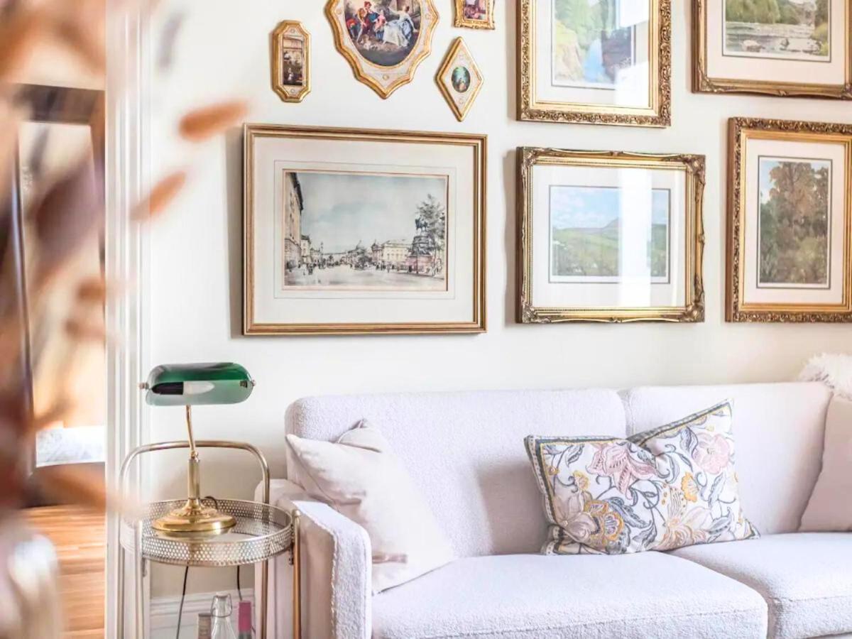 Chic & Cosy Flat With Terrace, 5-min Walk To Pimlico Tube, Pet-friendly Londen