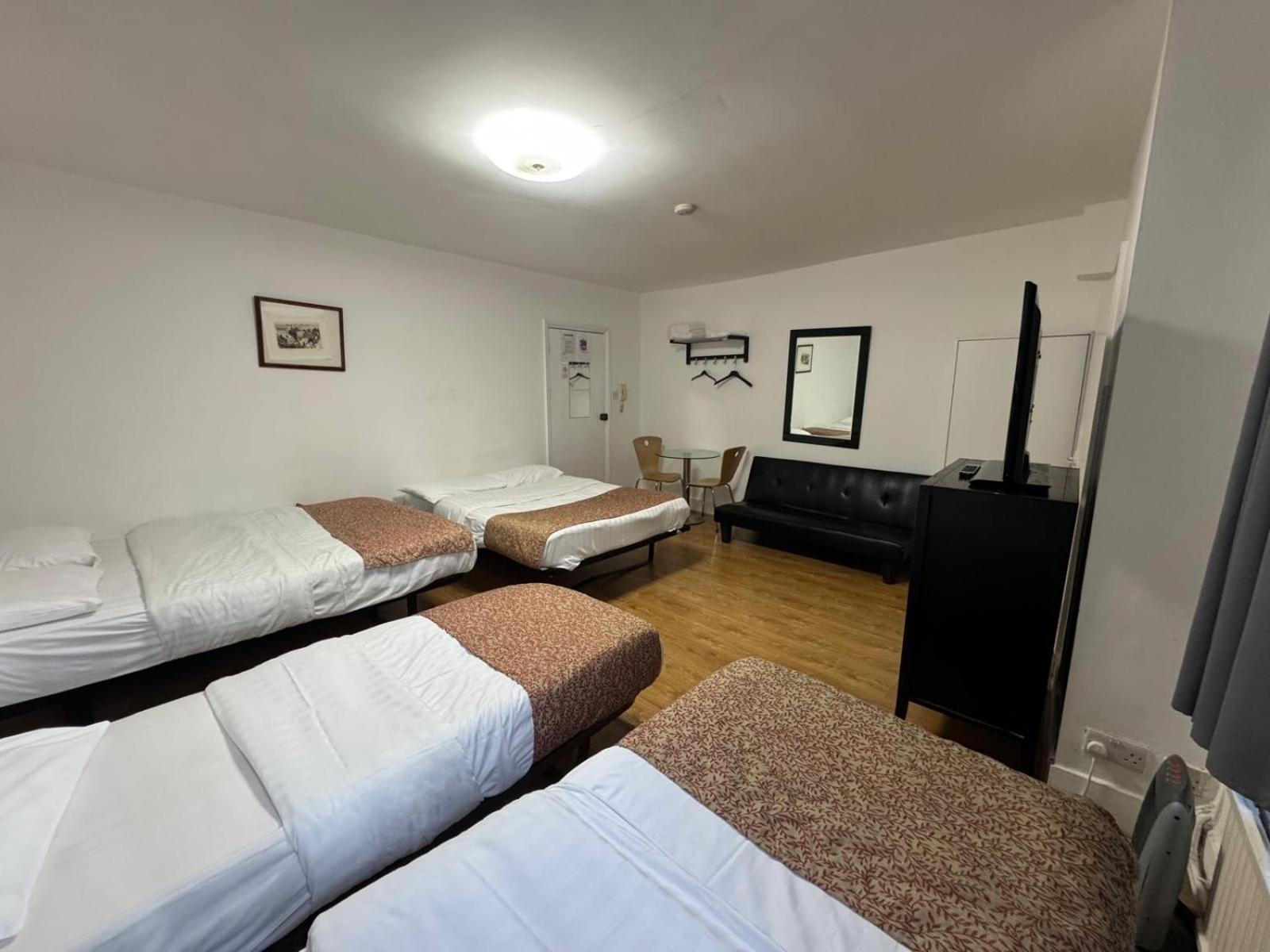 Anwar House Gasthuis 2*