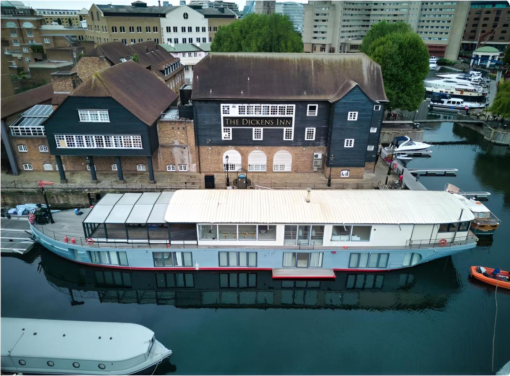 Charming Houseboat Featuring A Sauna Lägenhet