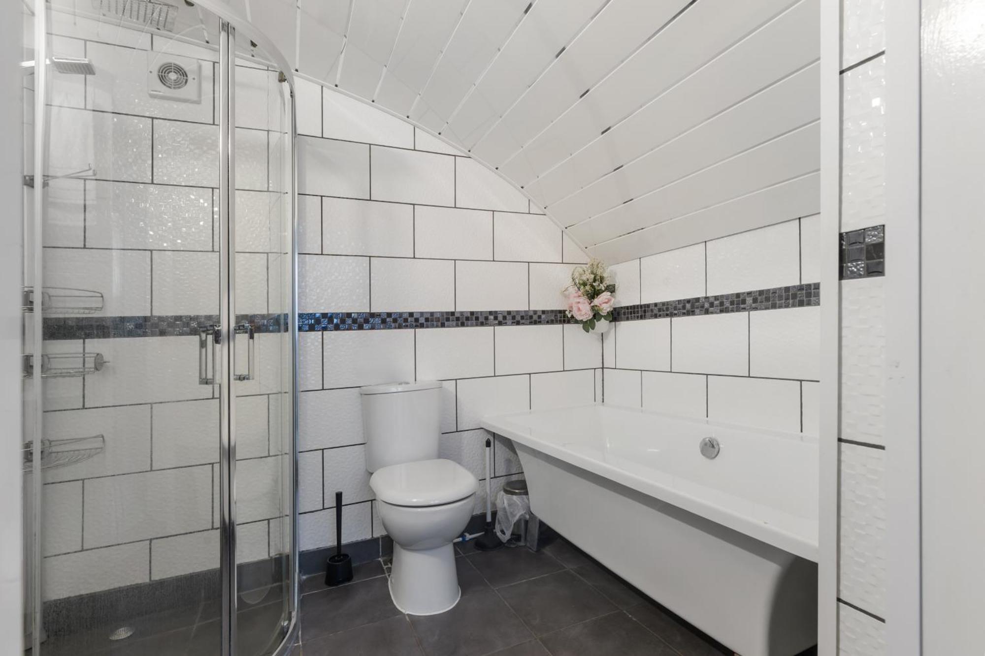 Bright & Cosy 2 Bedroom With Garden In Central London Apartment *