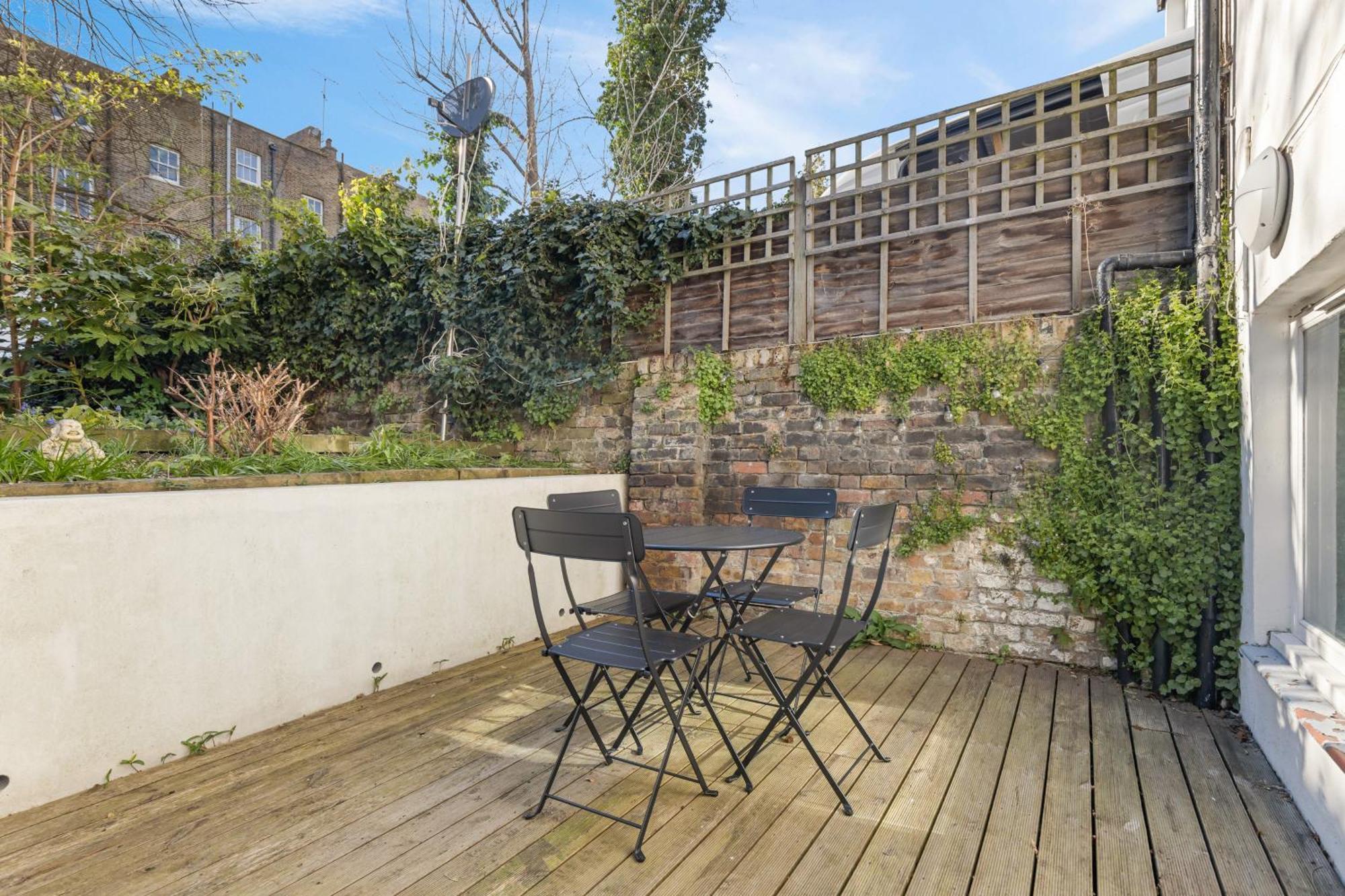 Bright & Cosy 2 Bedroom With Garden In Central London Apartment *