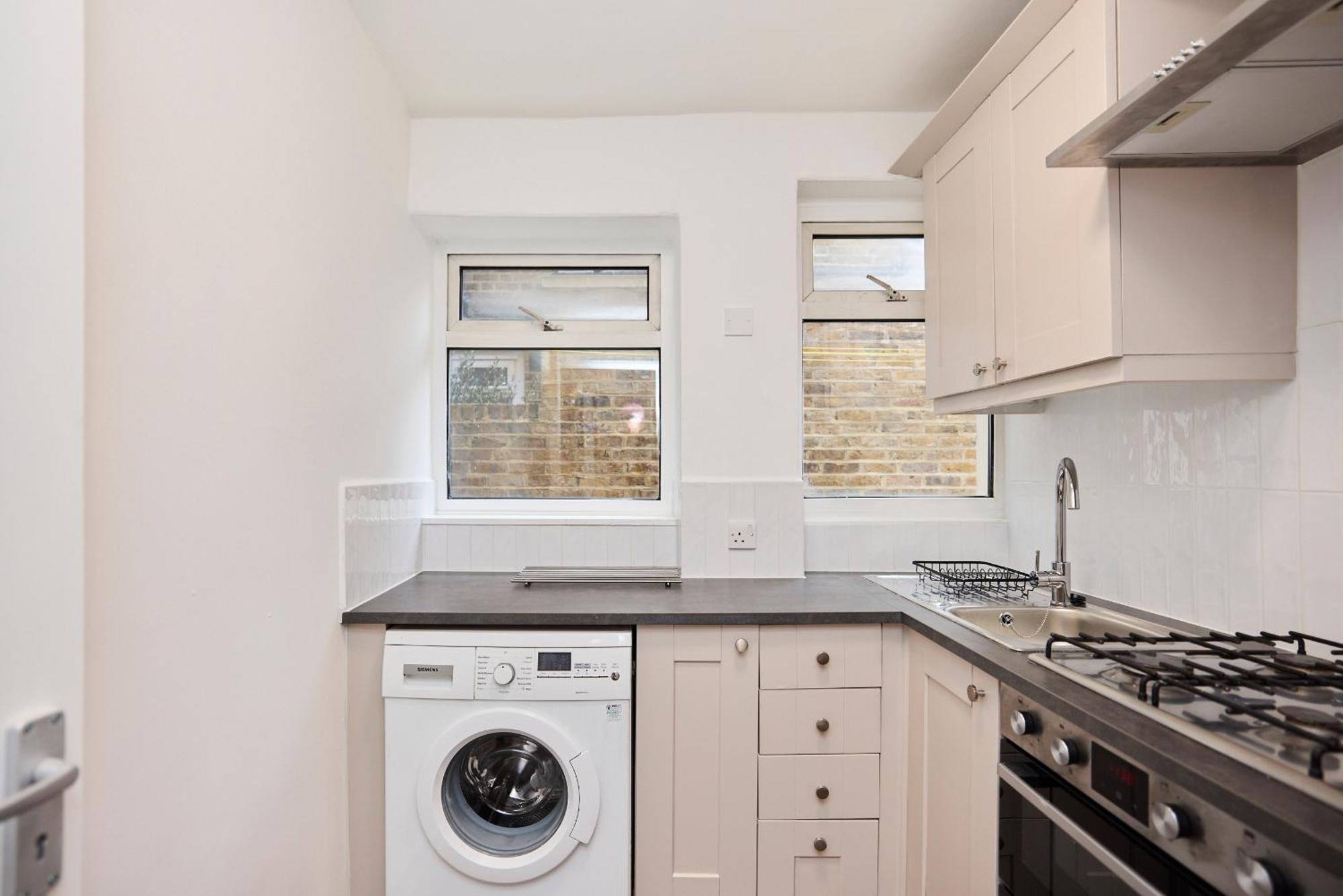 The Maida Hill Hideout - 2bdr Flat With Courtyard Apartment London