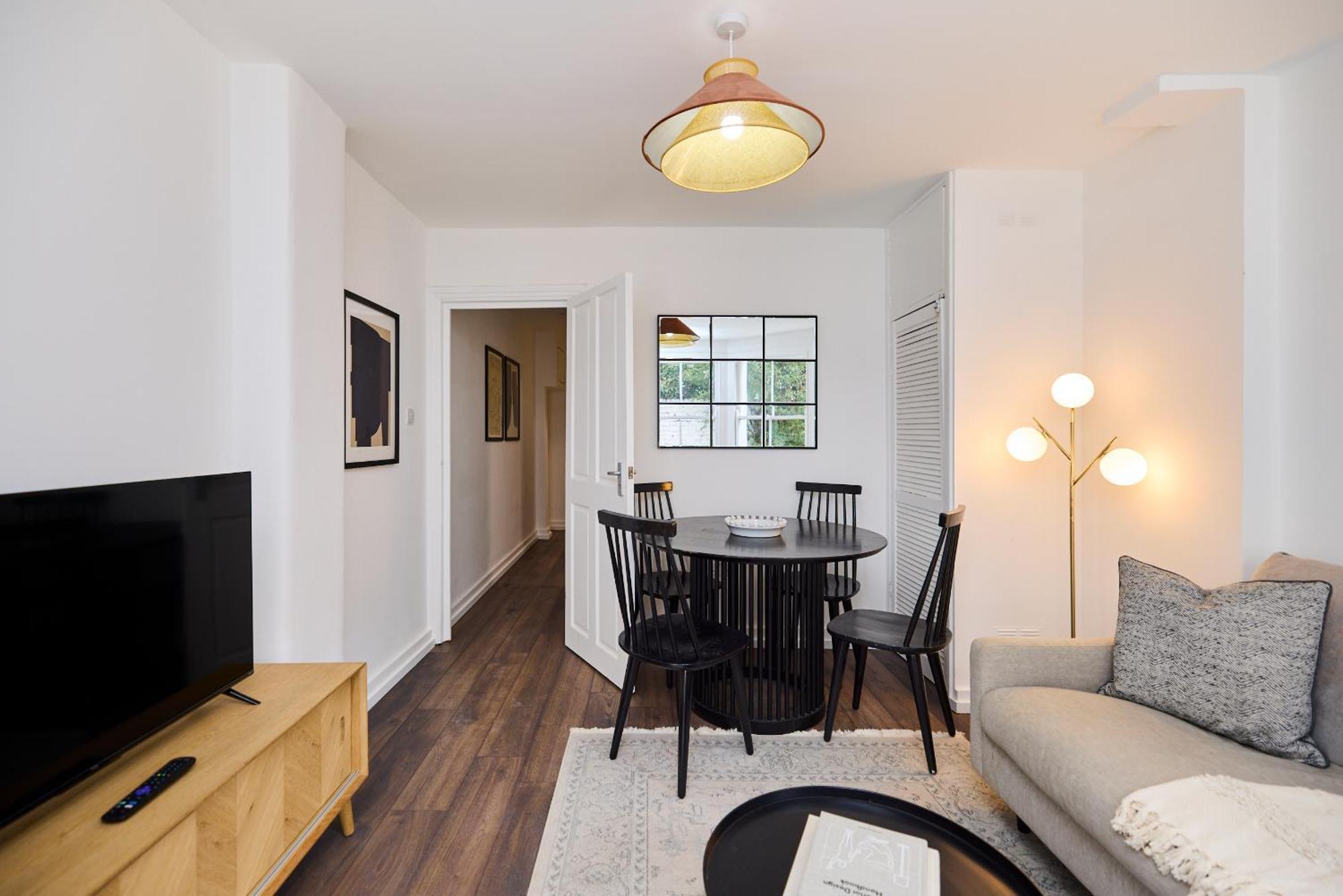 The Maida Hill Hideout - 2bdr Flat With Courtyard * London