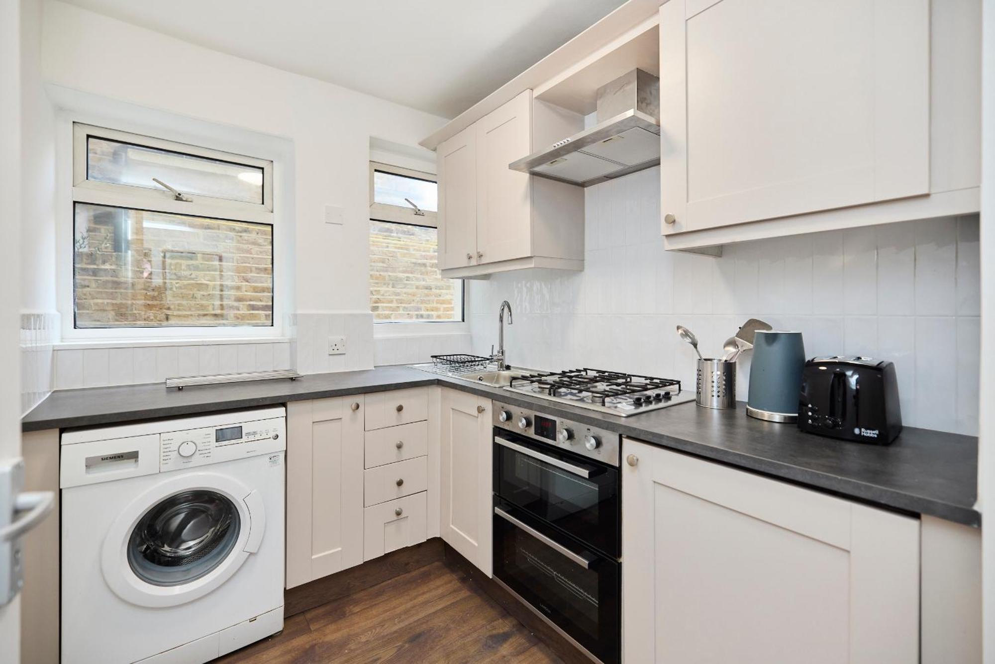 The Maida Hill Hideout - 2bdr Flat With Courtyard Apartment