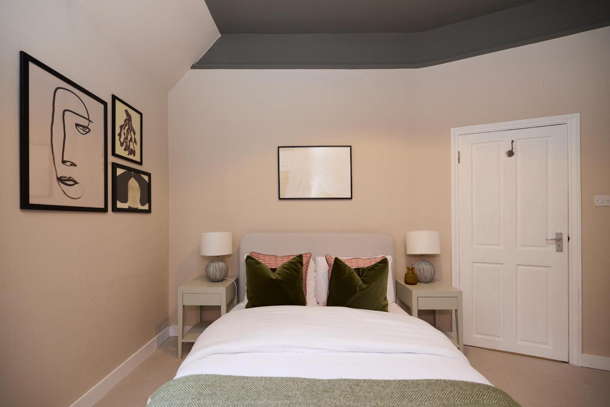 The Maida Hill Hideout - 2bdr Flat With Courtyard *