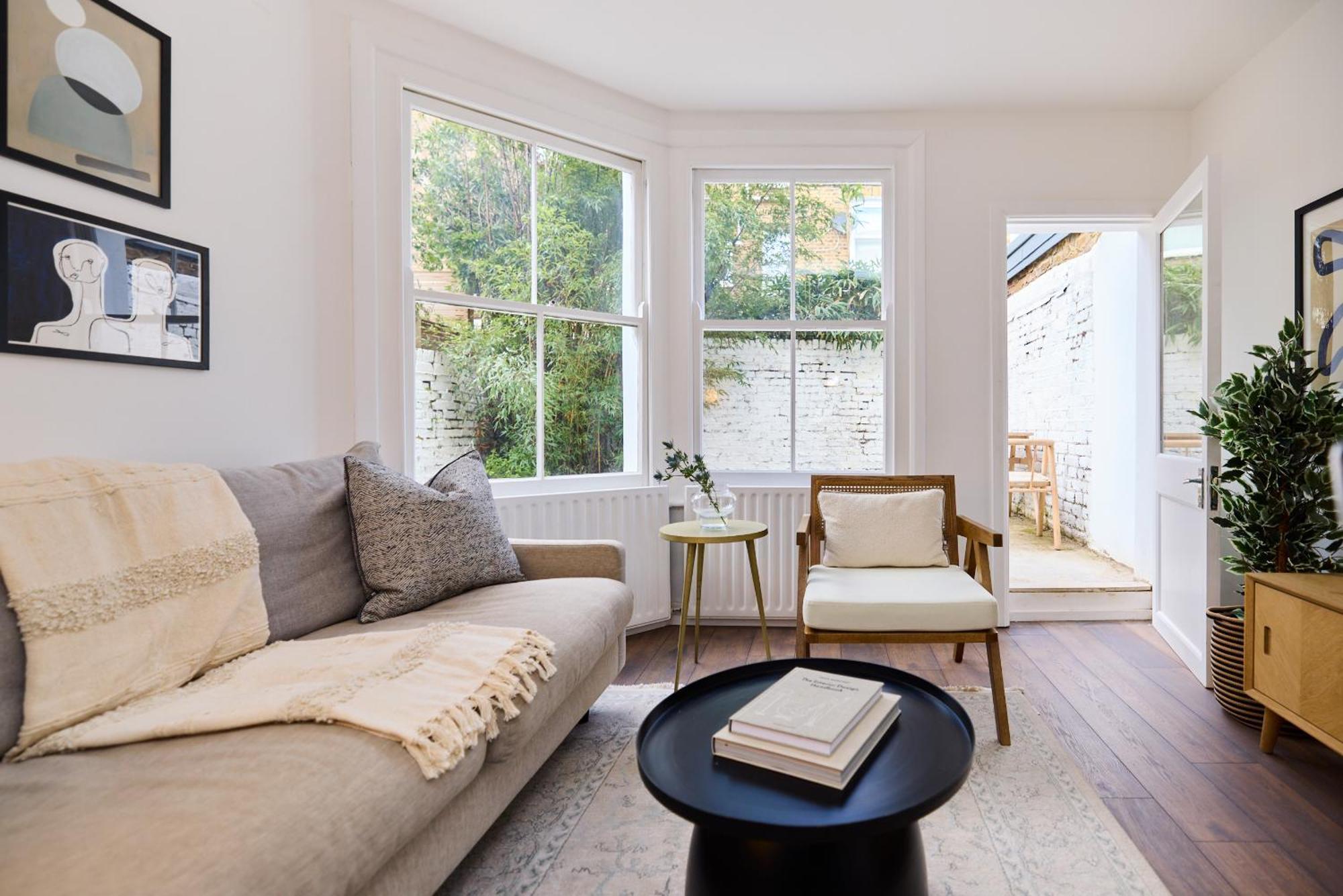 The Maida Hill Hideout - 2bdr Flat With Courtyard Apartment London