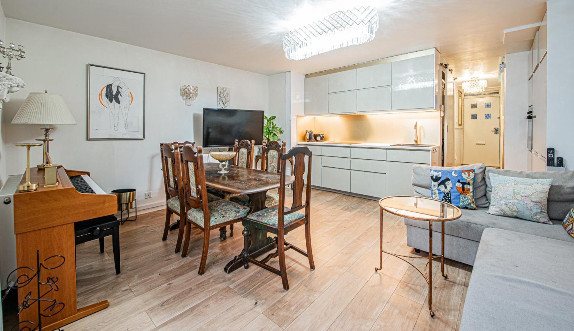 Lovely 3 Bed House With Garden Londen
