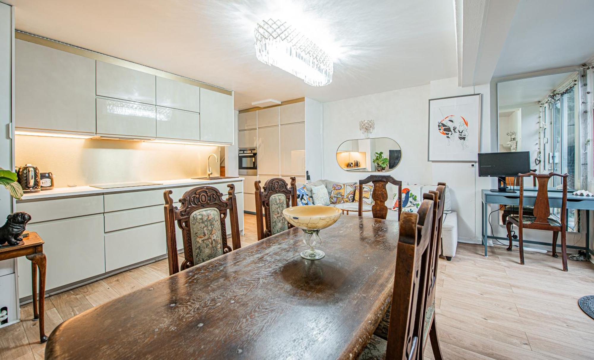 Lovely 3 Bed House With Garden Londen