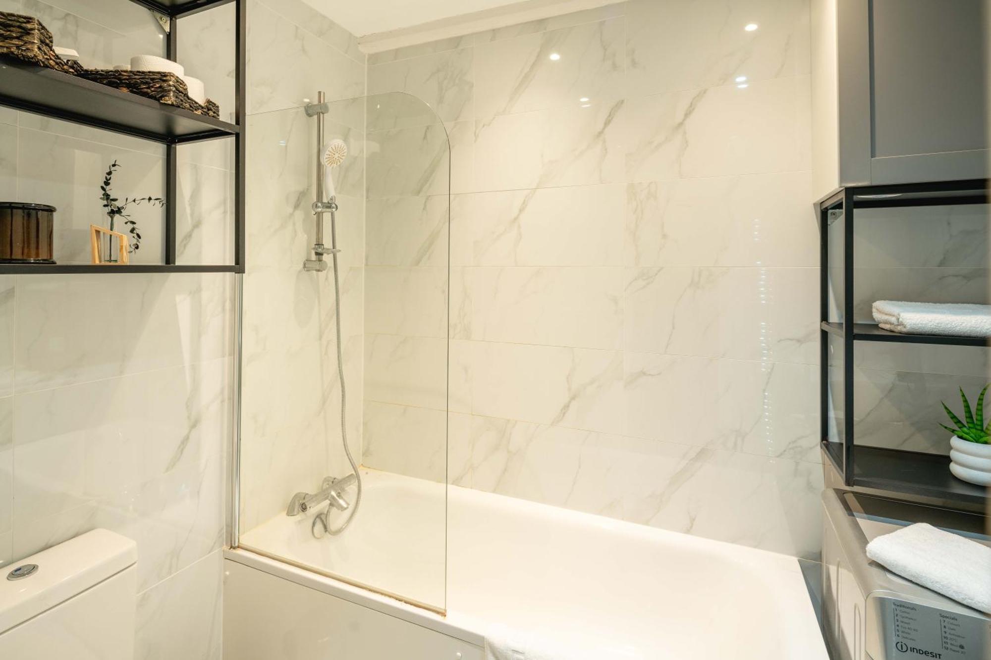 3bedrooms Next To Kilburn And Hampstead Station Leilighet *