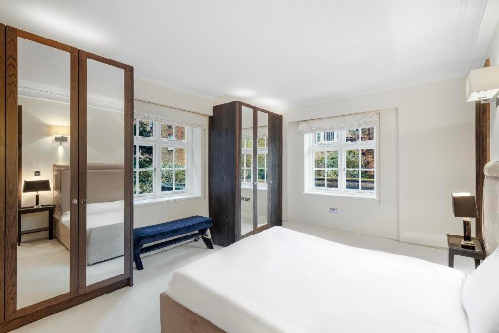 Spacious And Private By Royal Palace Appartamento Londra