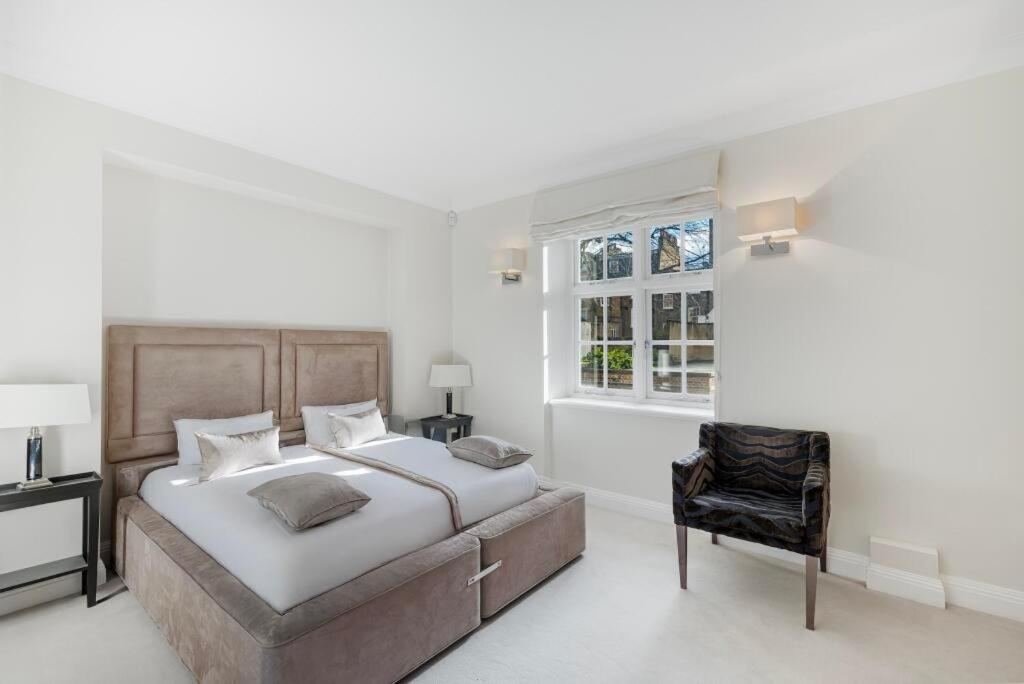 Spacious And Private By Royal Palace Londra