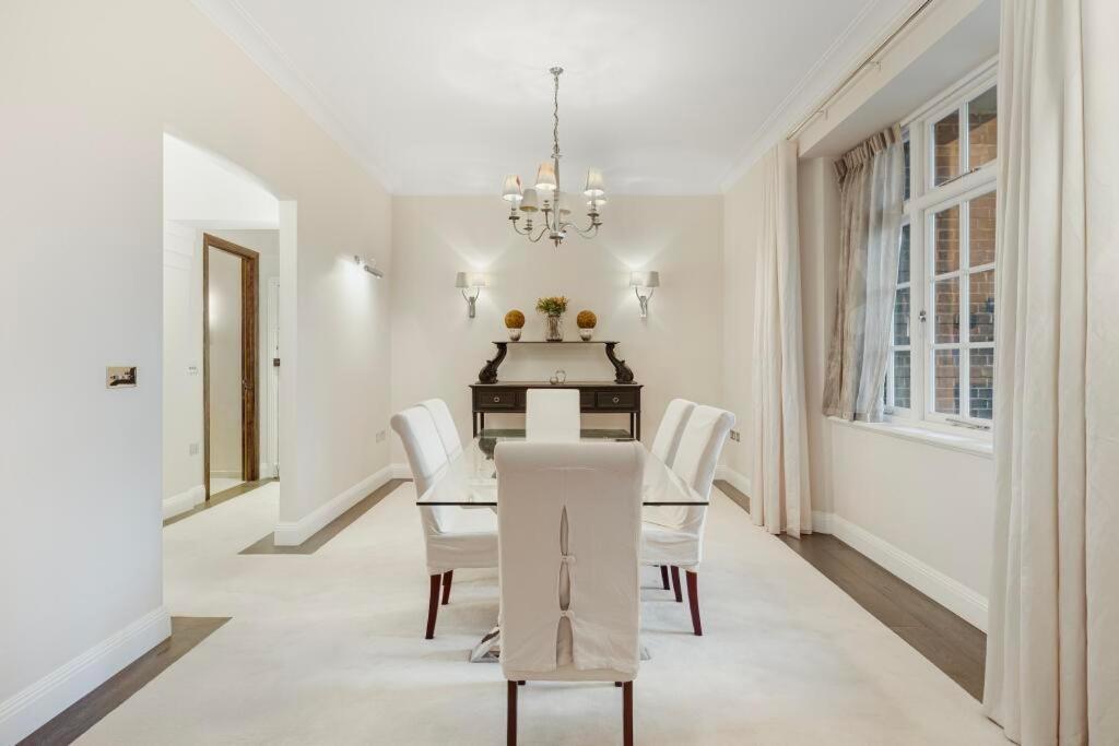 Spacious And Private By Royal Palace Appartamento
