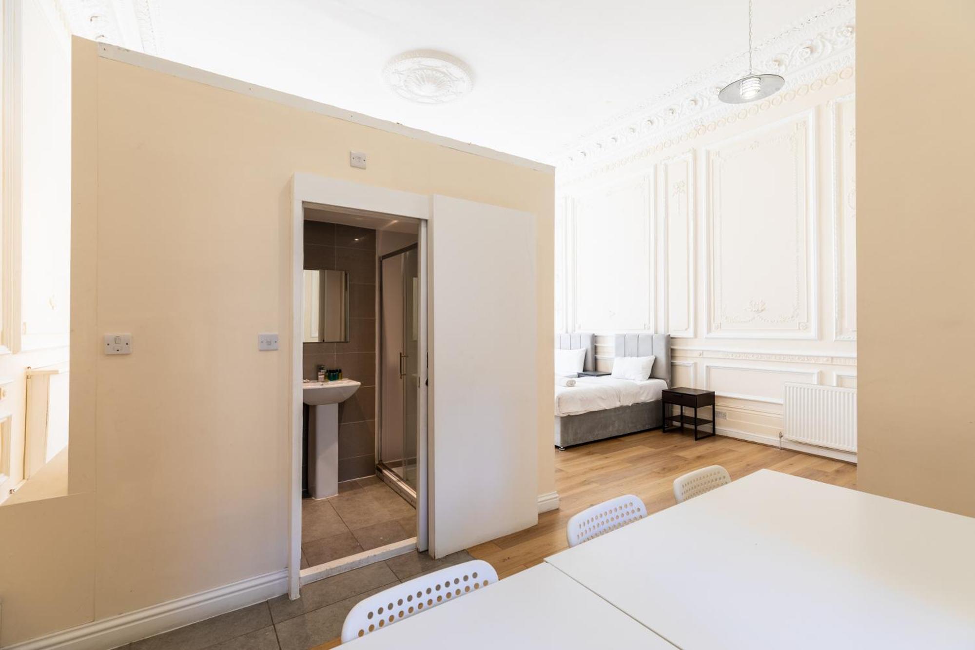 The Chapter - Hyde Park Hotell 2*
