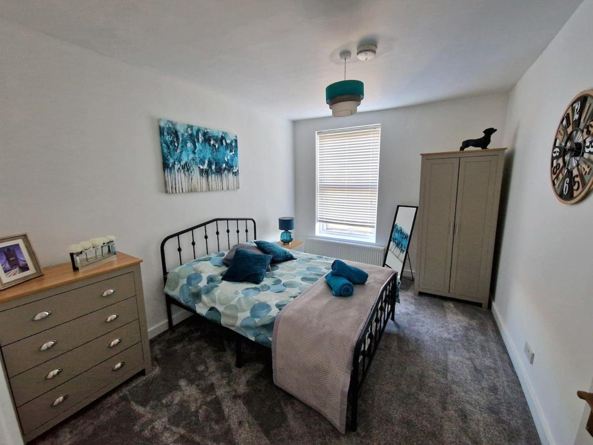 Two Bedroom By Brookland Serviced Short Lets With Free Wifi Apartment