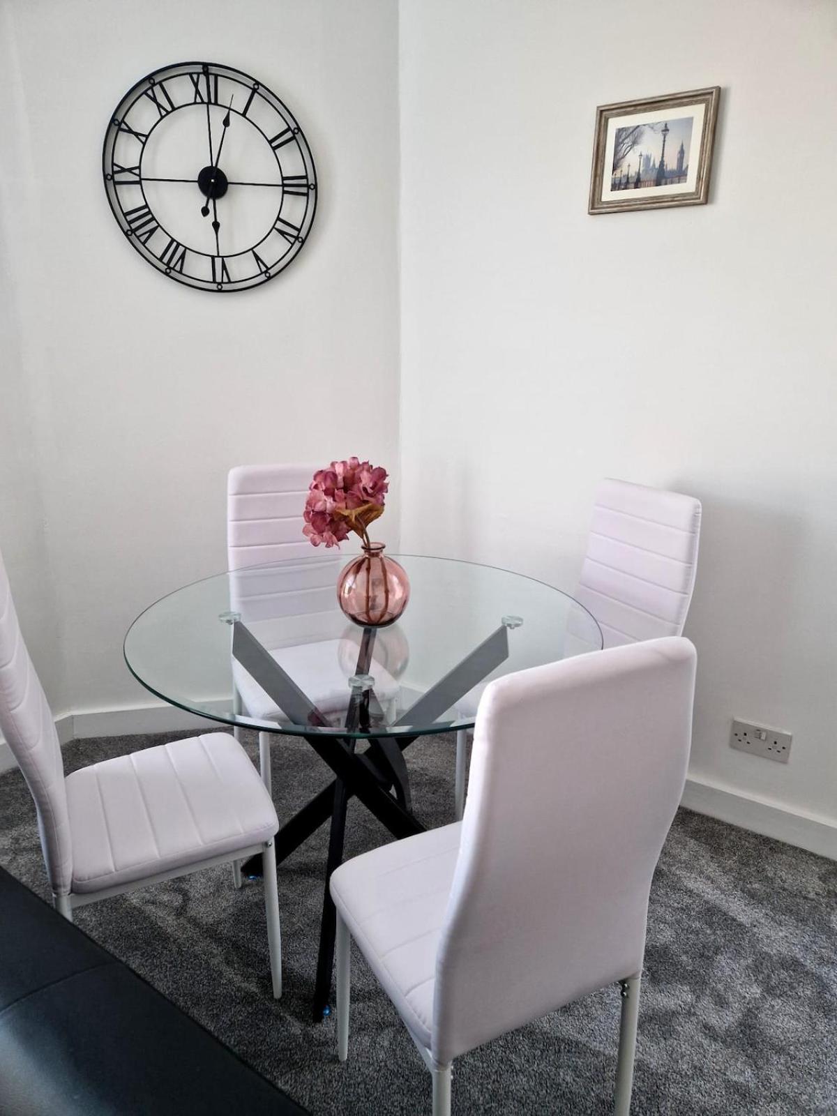Two Bedroom By Brookland Serviced Short Lets With Free Wifi Apartment London