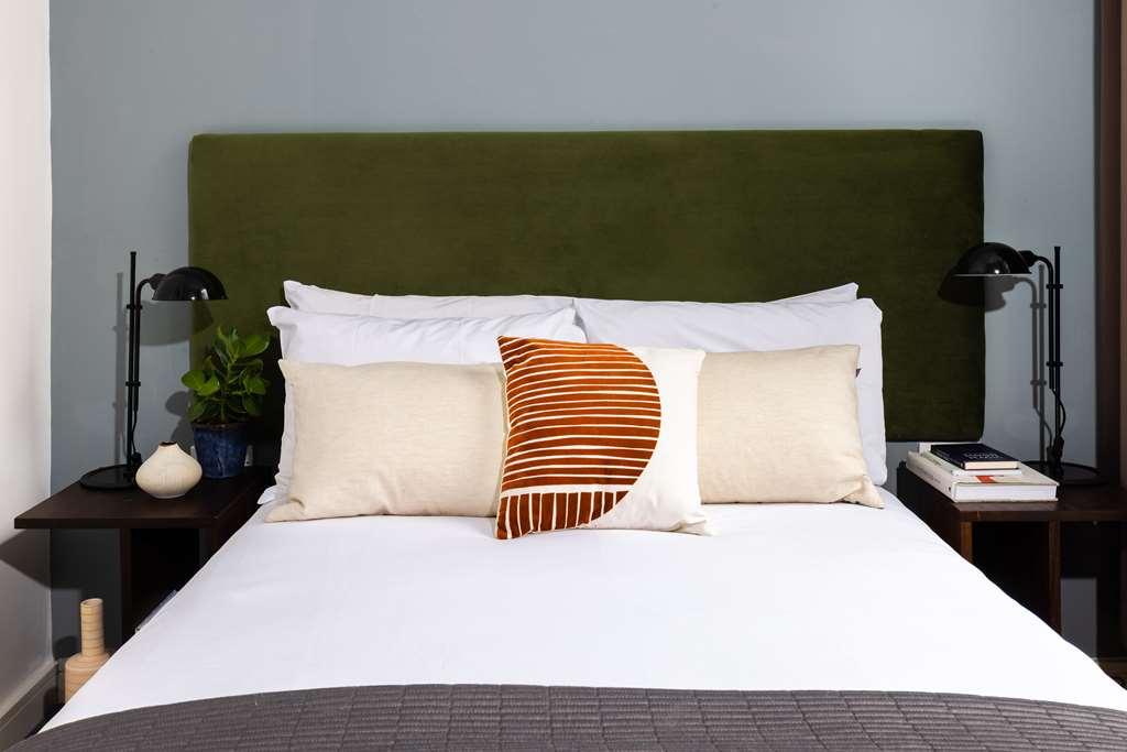 Native Hyde Park 4*