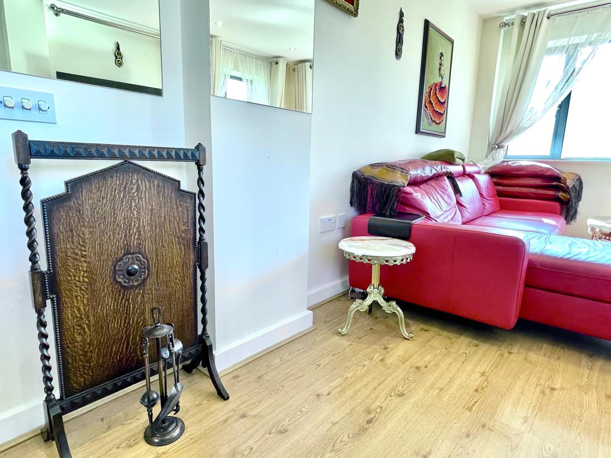 Apartment Luxury 2 Bedroom Apartment- View - Free Parking - Wembley Stadium 5km London