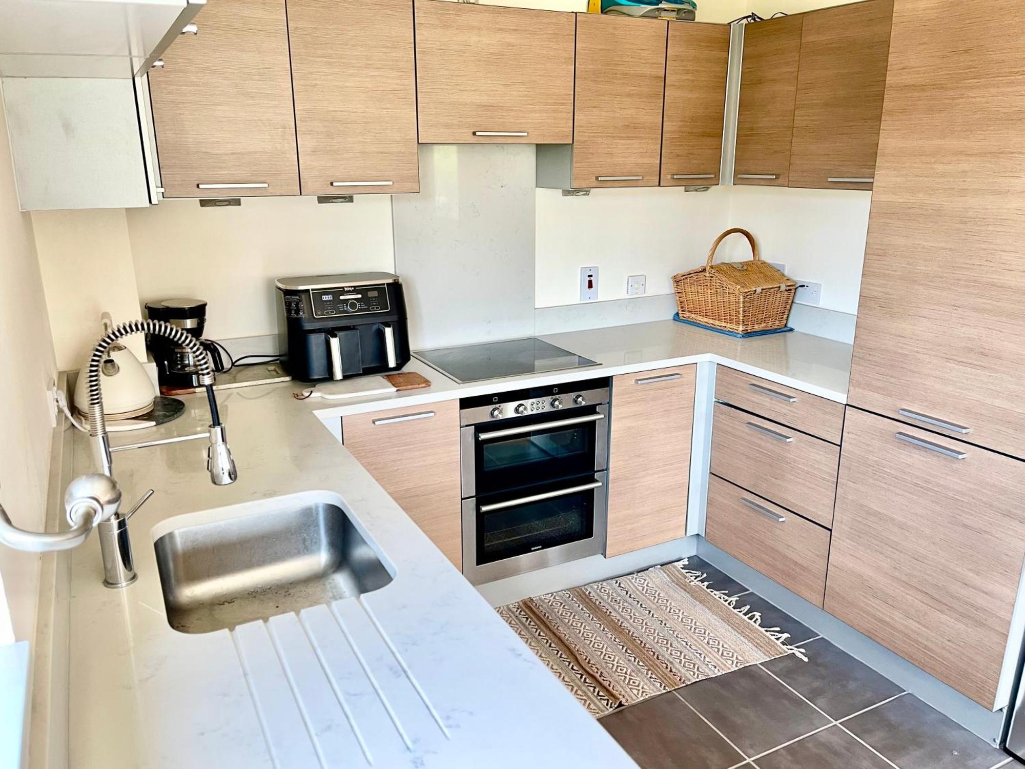 Apartment Luxury 2 Bedroom Apartment- View - Free Parking - Wembley Stadium 5km