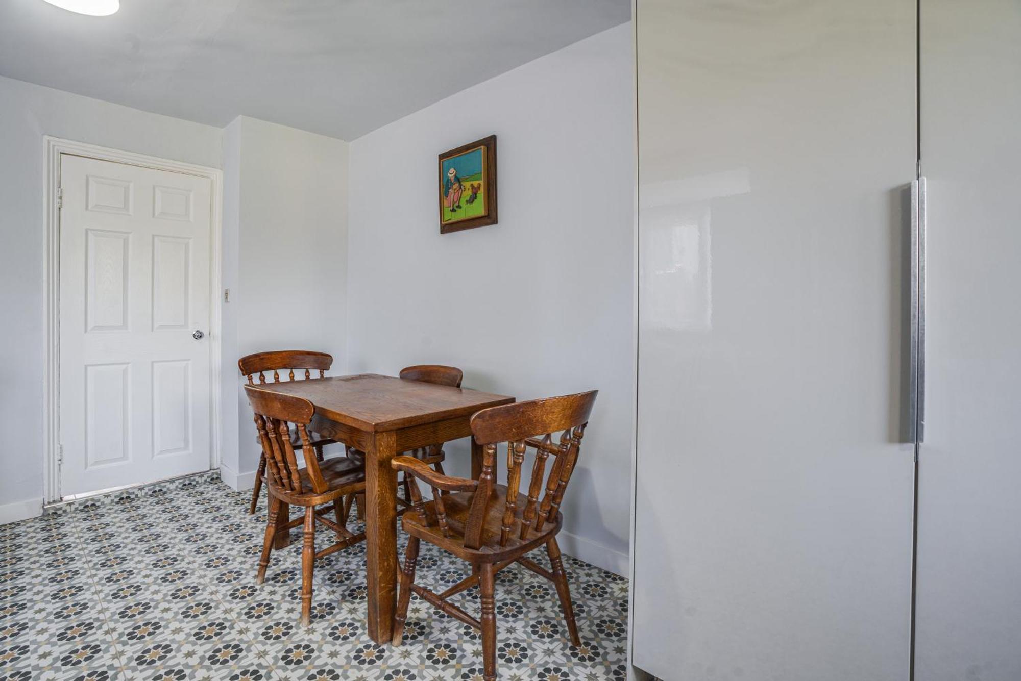 Spacious 4br Family & Corporate Ferienhaus *