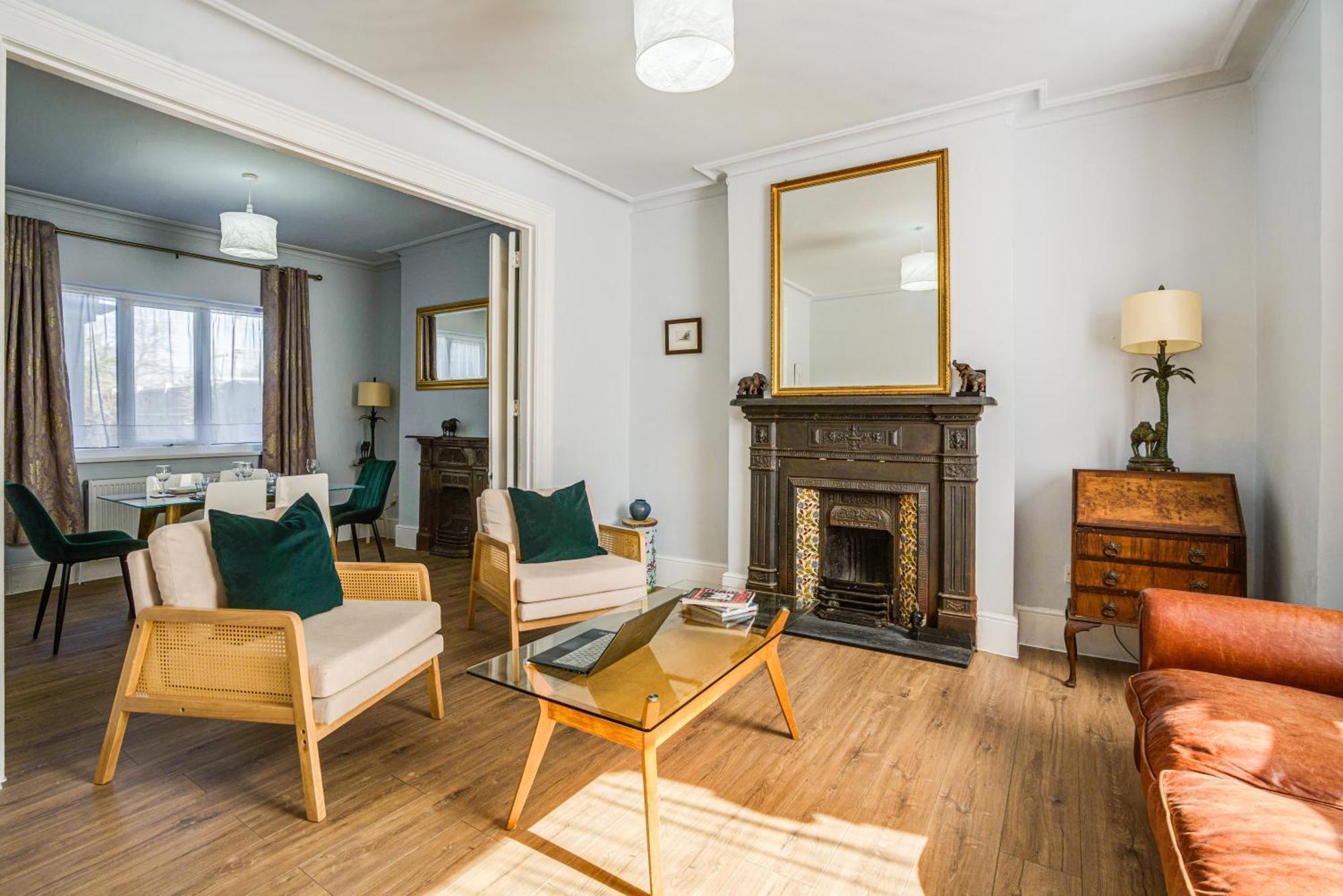 Ferienhaus Spacious 4br Family & Corporate