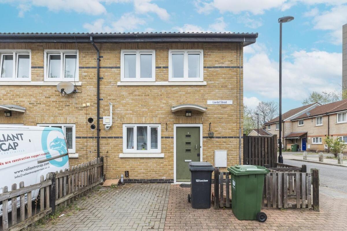 Spacious & Trendy 4-Bed Near River Thames Appartamento *