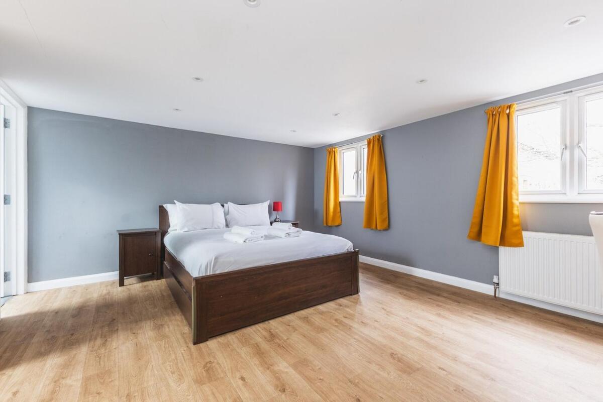 Appartamento Spacious & Trendy 4-Bed Near River Thames Londra