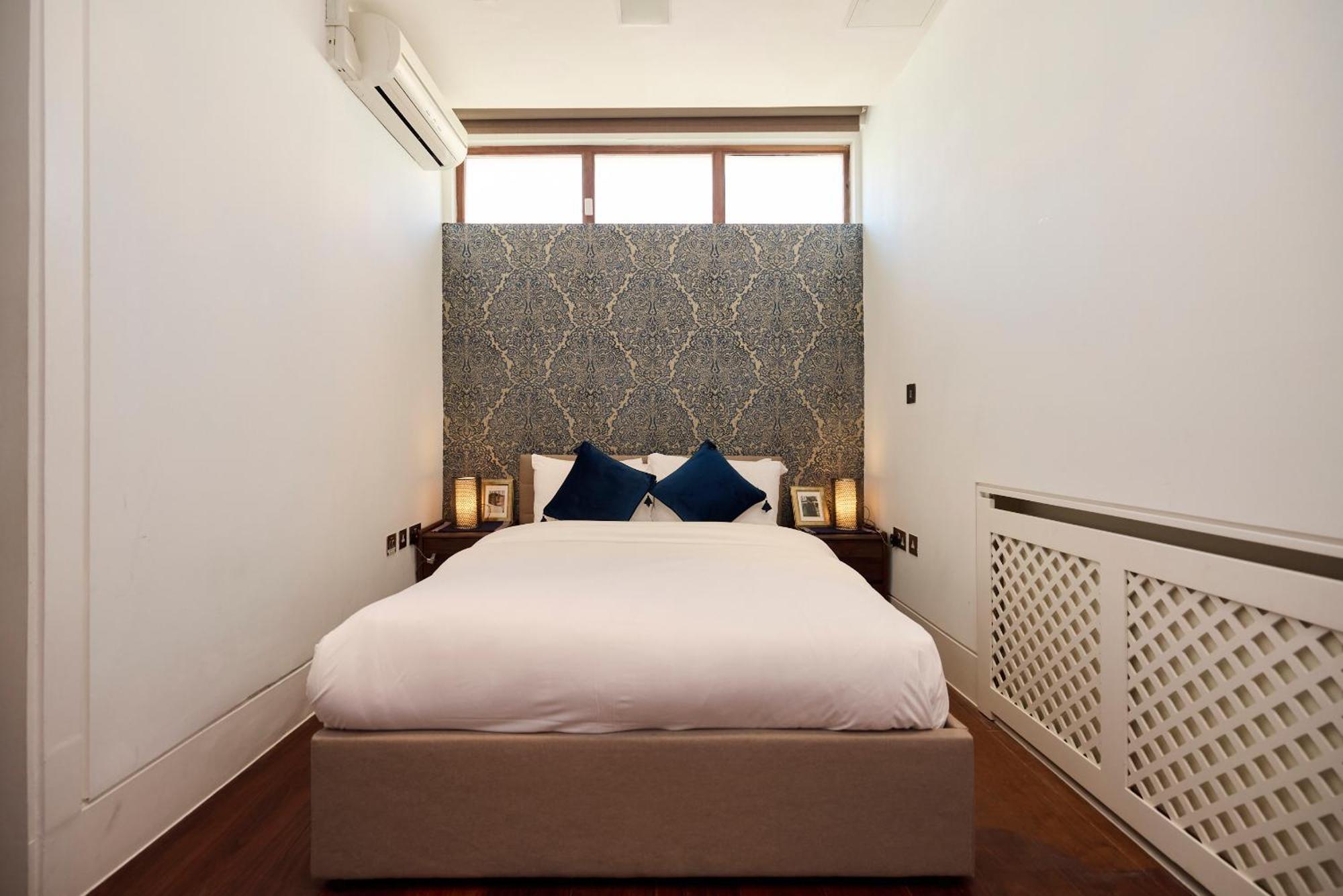 The Radnor Mews - Stylish 3bdr Mews House Apartment London