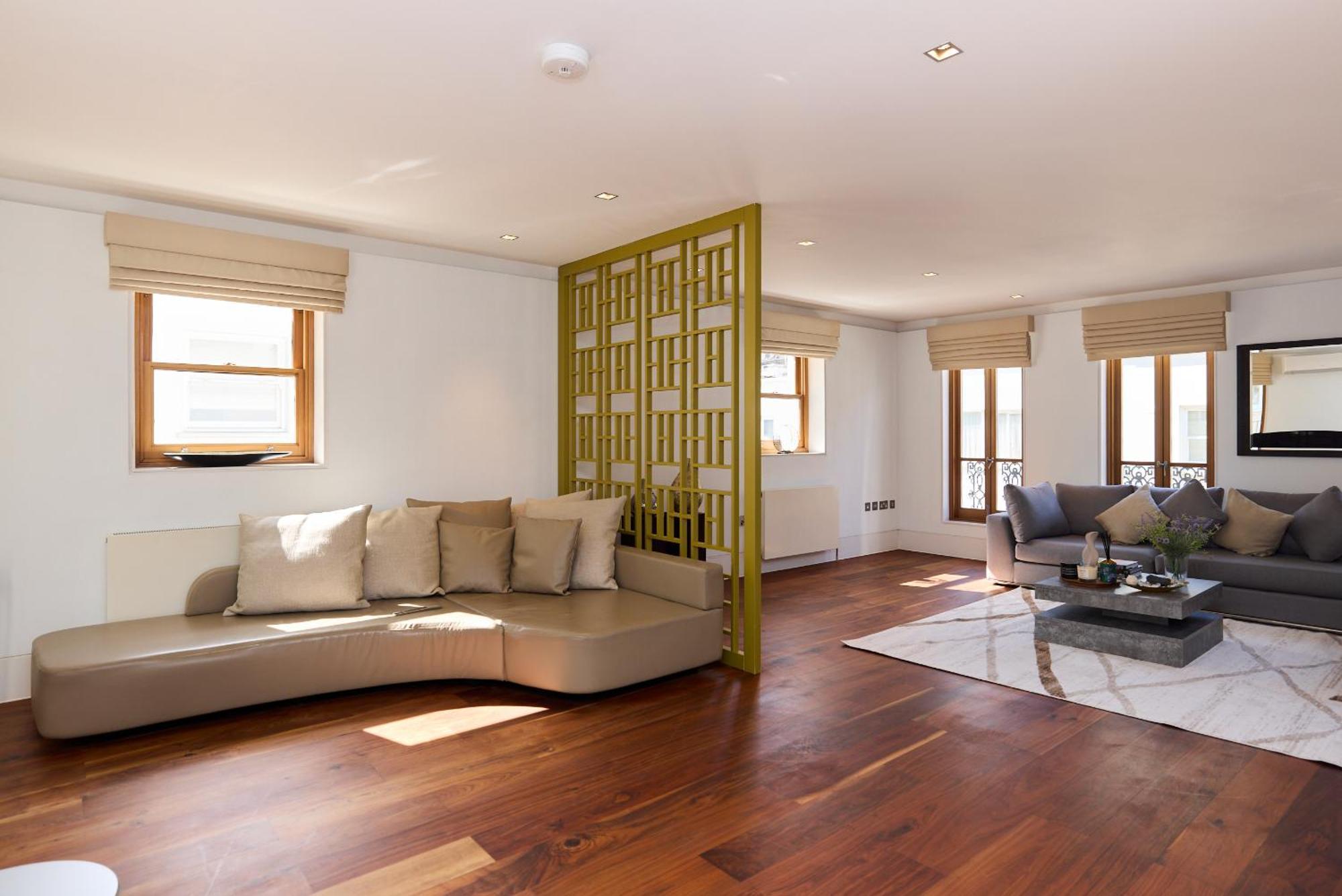 The Radnor Mews - Stylish 3bdr Mews House Apartment *