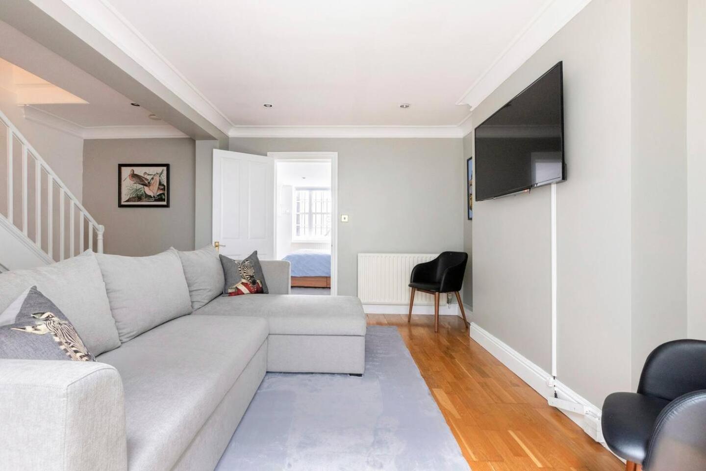 Spacious And Private By Royal Palace * Londra