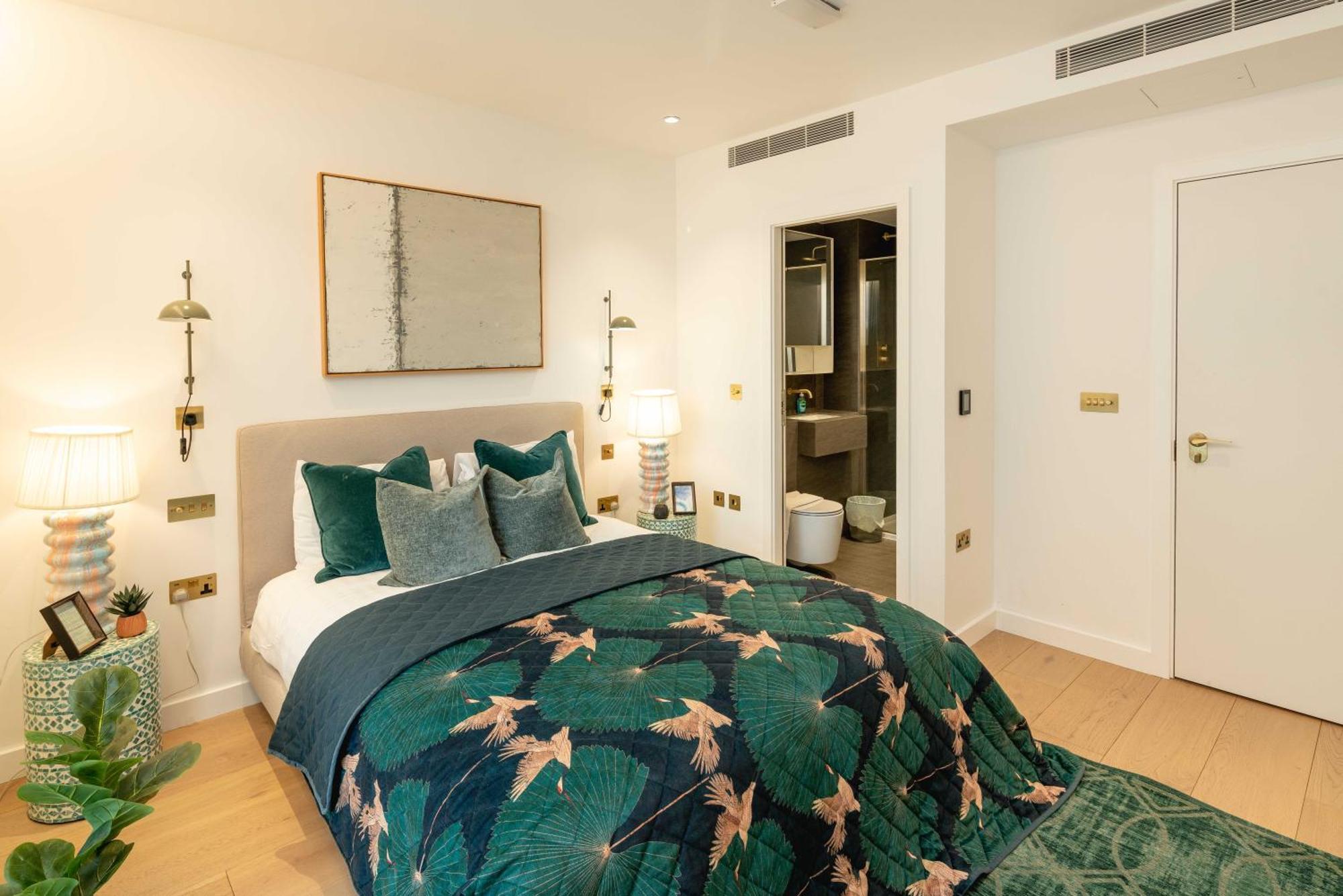 Sunrise View Luxury With Balcony And Elevator Londen