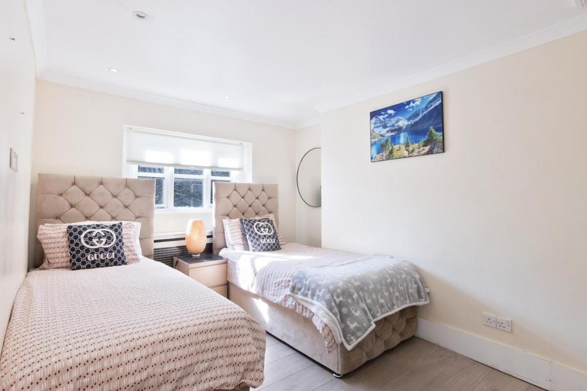 Gucci Flat In Knightsbridge Apartment *