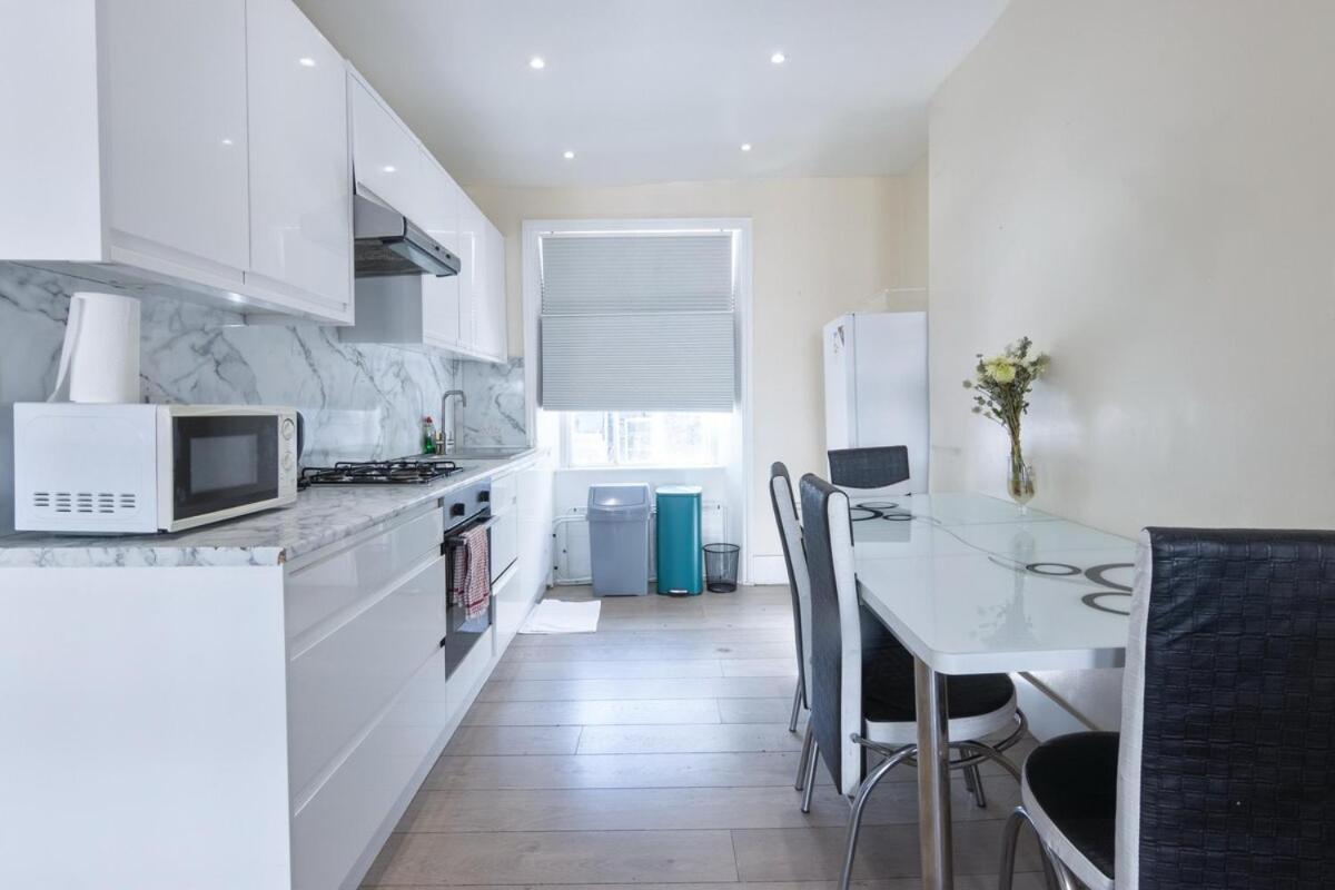 Gucci Flat In Knightsbridge Apartment *