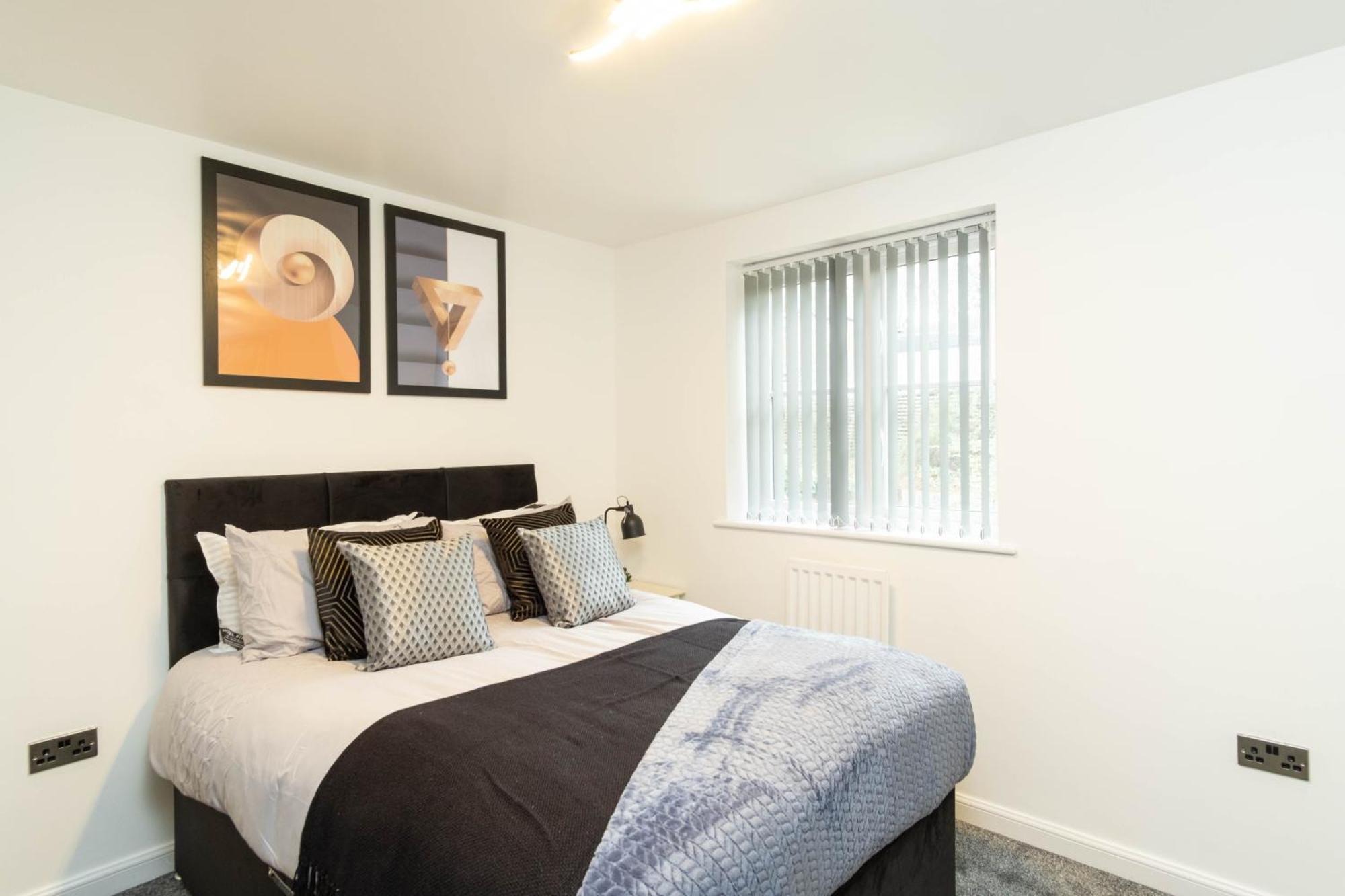 Appartamento Modern 4 Bed - Free Parking