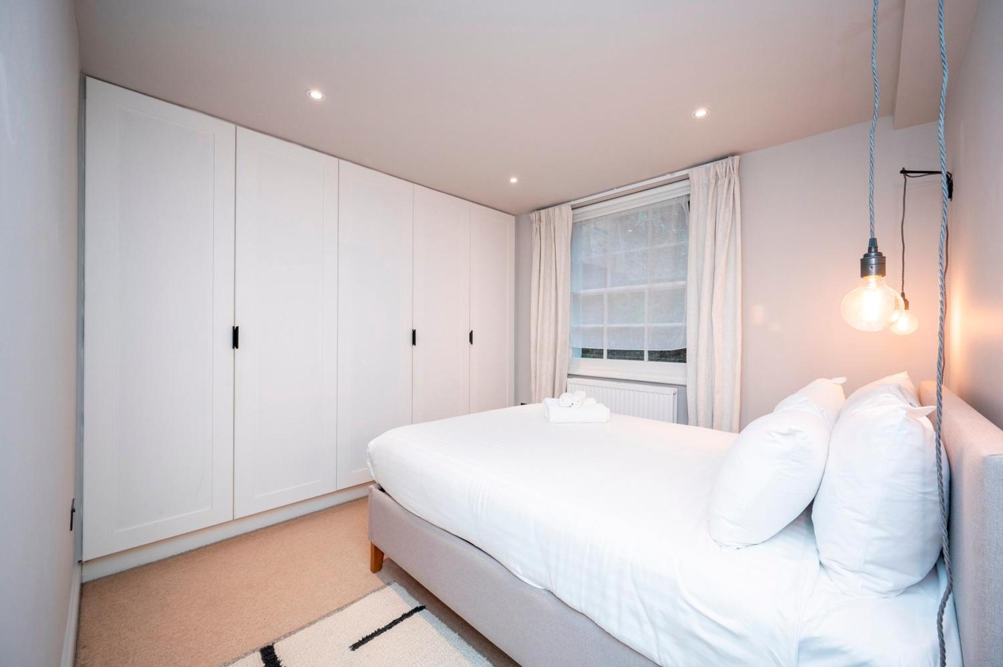 Pass The Keys Luxury Stylish Duplex With Private Garden Apartment London